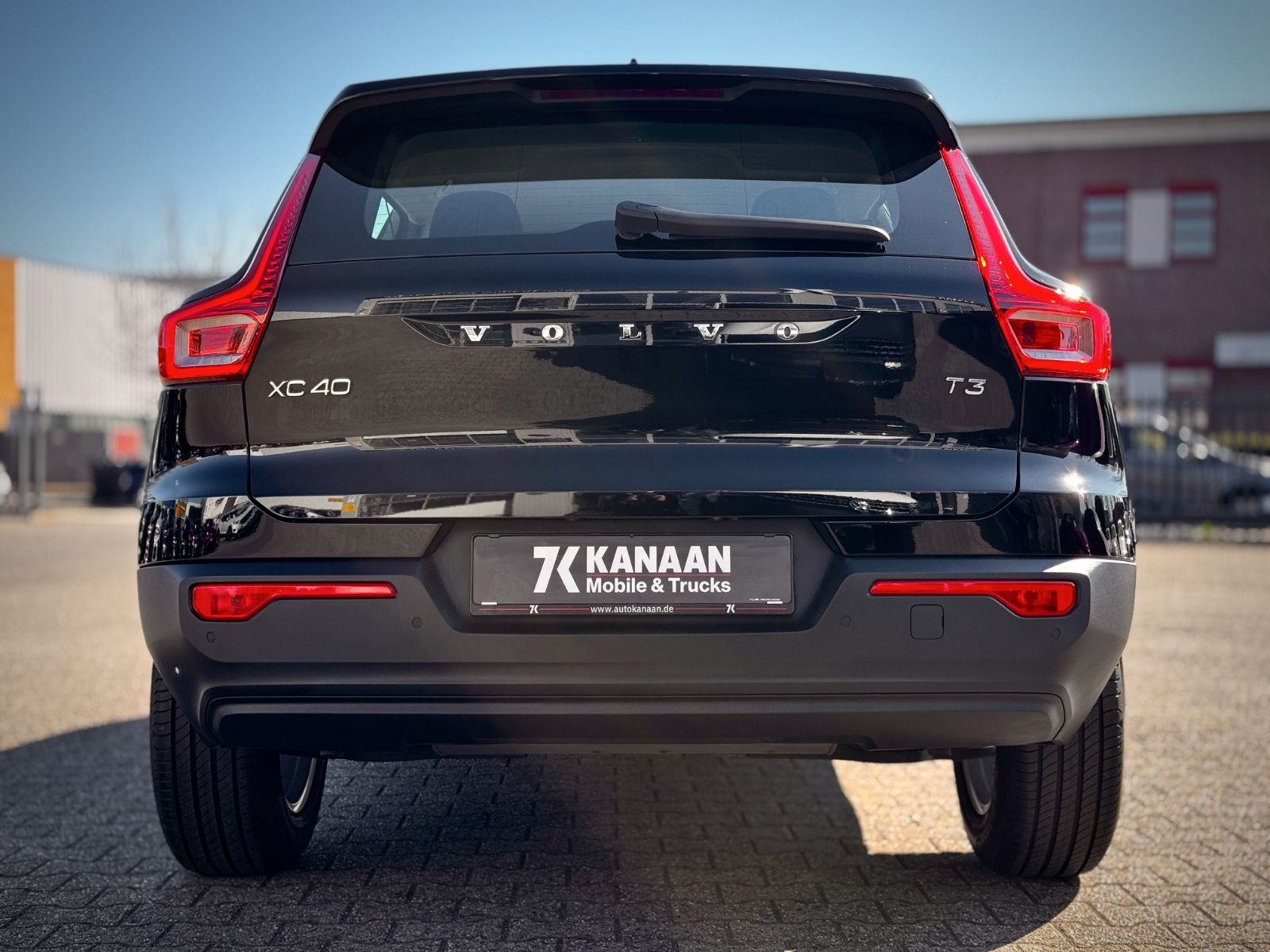 Fahrzeugabbildung Volvo XC40 1.5T3 Momentum Core*NAV|CAM|PDC|SHZ|LED*
