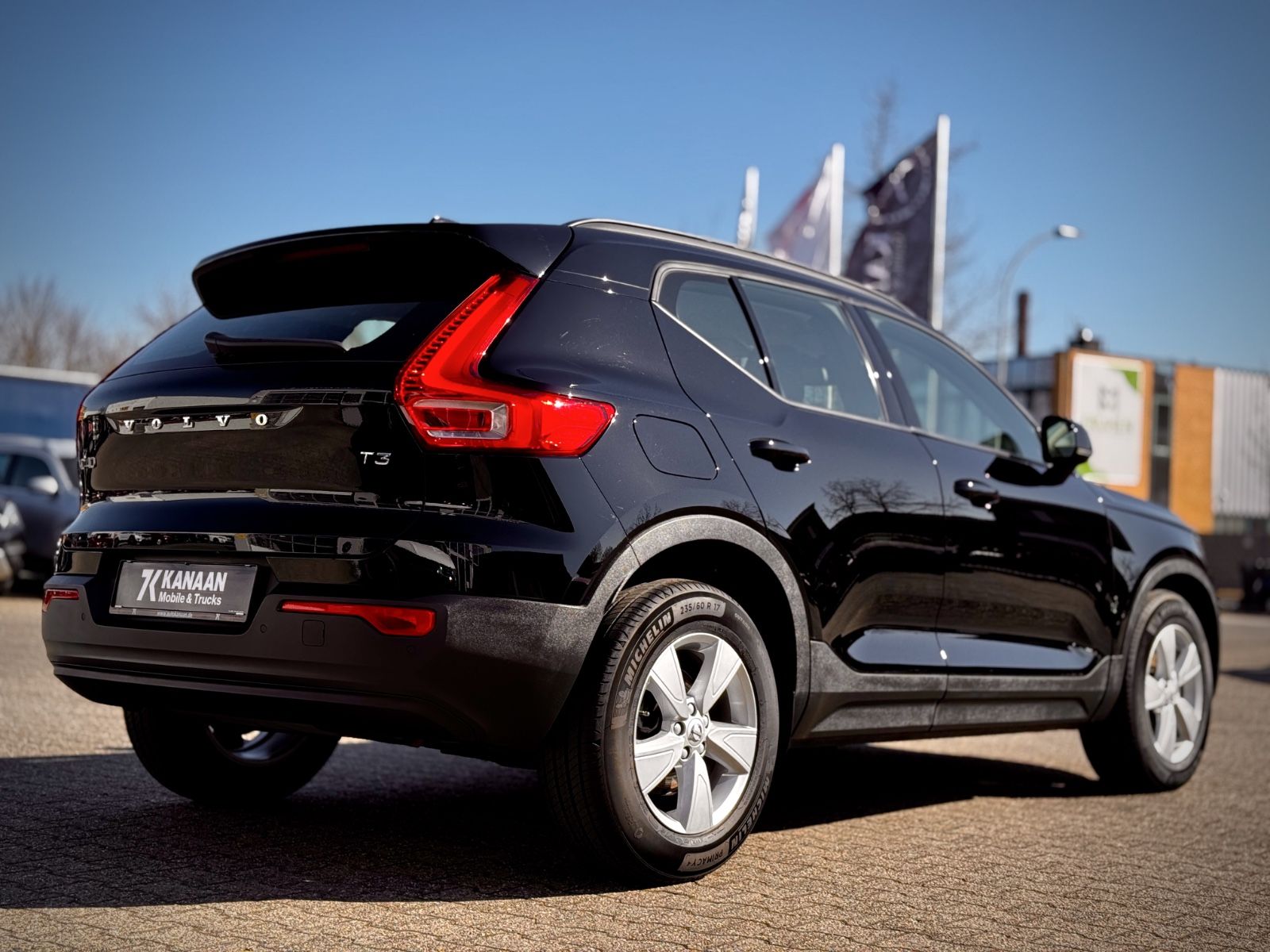Fahrzeugabbildung Volvo XC40 1.5T3 Momentum Core*NAV|CAM|PDC|SHZ|LED*