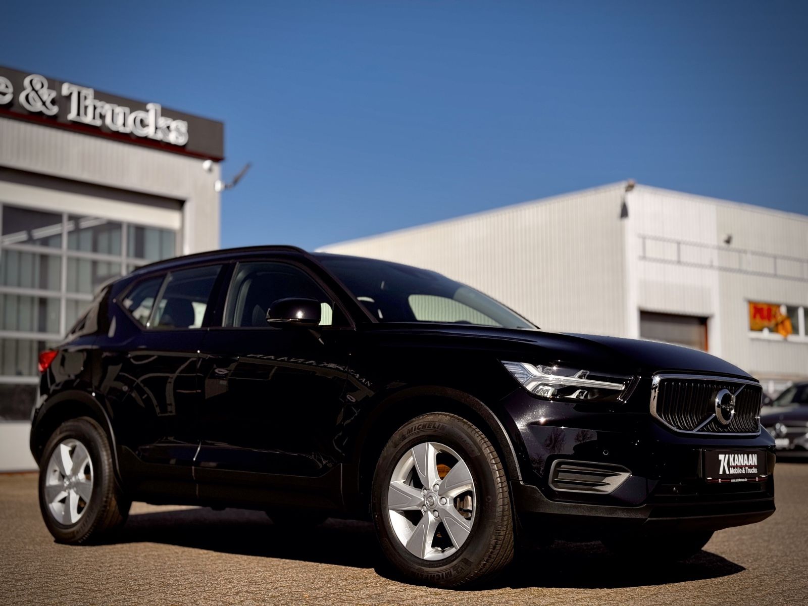Fahrzeugabbildung Volvo XC40 1.5T3 Momentum Core*NAV|CAM|PDC|SHZ|LED*