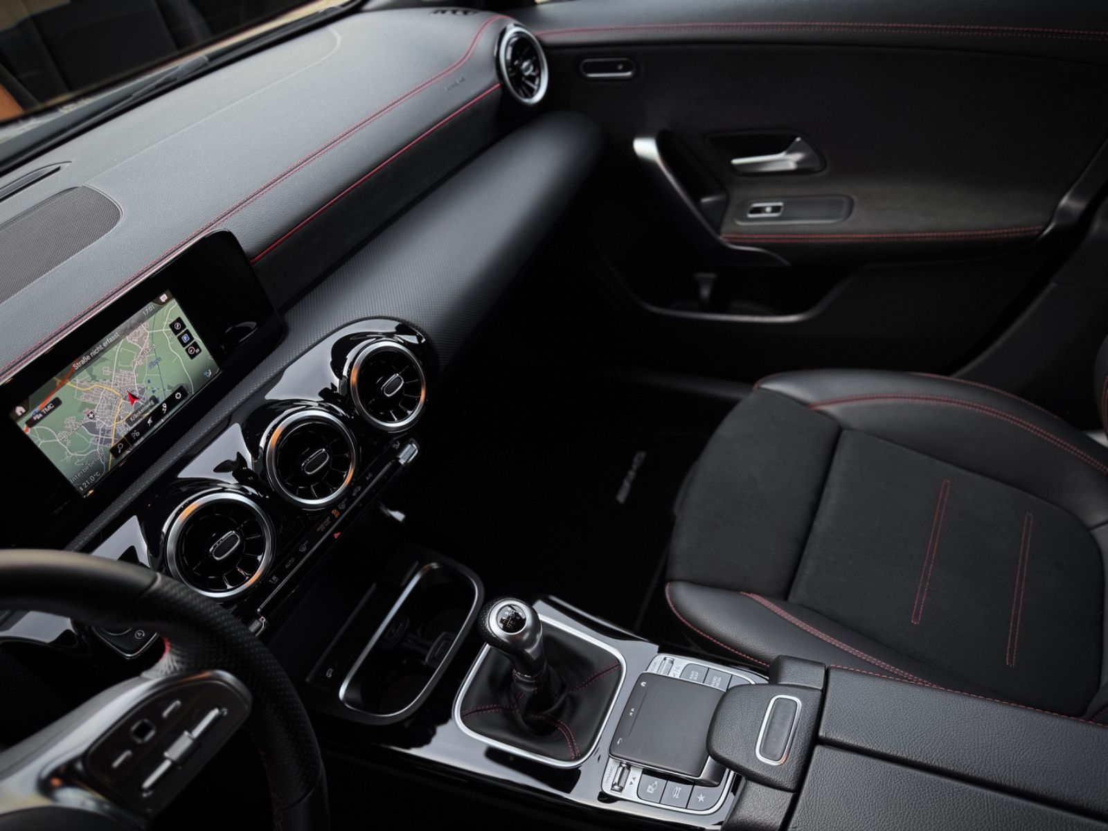 Fahrzeugabbildung Mercedes-Benz CLA 180d Shooting Brake AMG-LINE *NAVI|LED*