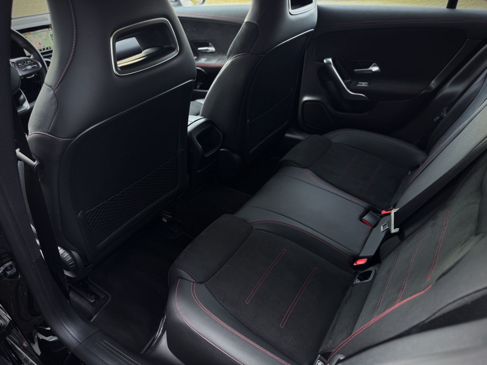 Fahrzeugabbildung Mercedes-Benz CLA 180d Shooting Brake AMG-LINE *NAVI|LED*
