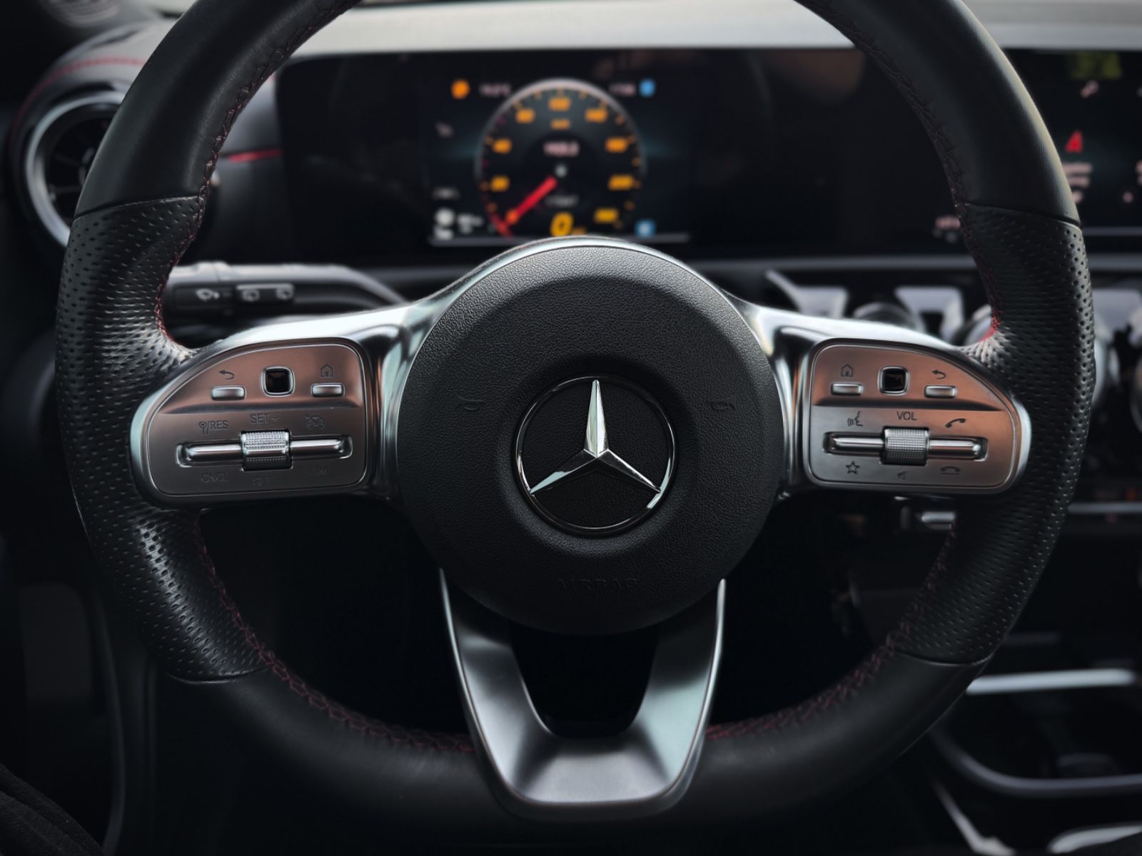 Fahrzeugabbildung Mercedes-Benz CLA 180d Shooting Brake AMG-LINE *NAVI|LED*