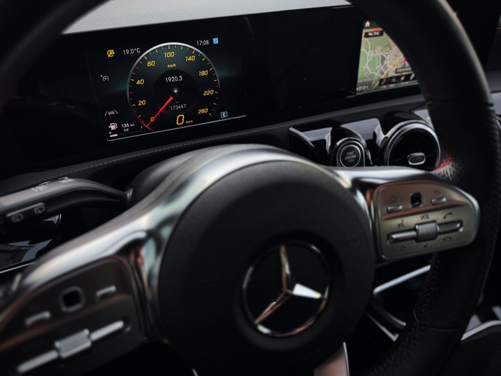 Fahrzeugabbildung Mercedes-Benz CLA 180d Shooting Brake AMG-LINE *NAVI|LED*