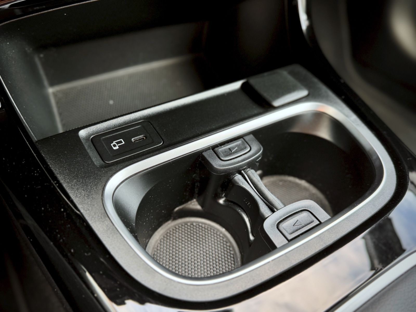 Fahrzeugabbildung Mercedes-Benz A 200 Limousine AMG-Line *LEDER|NIGHT|HIFI|LED*