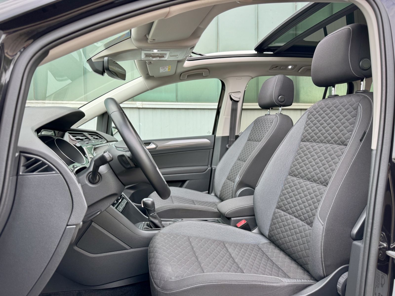 Fahrzeugabbildung Volkswagen Touran 1.5 TSI Join *DSG|7-SITZE|PANORAMA|CAM*