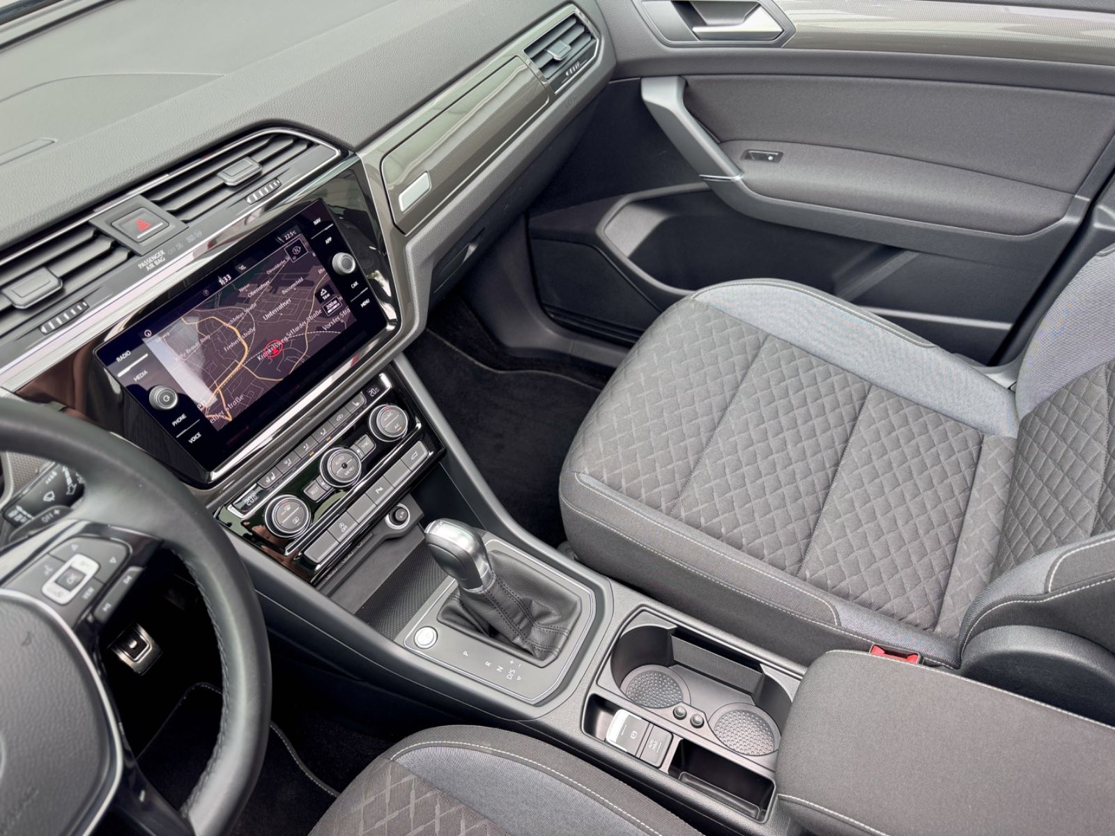 Fahrzeugabbildung Volkswagen Touran 1.5 TSI Join *DSG|7-SITZE|PANORAMA|CAM*