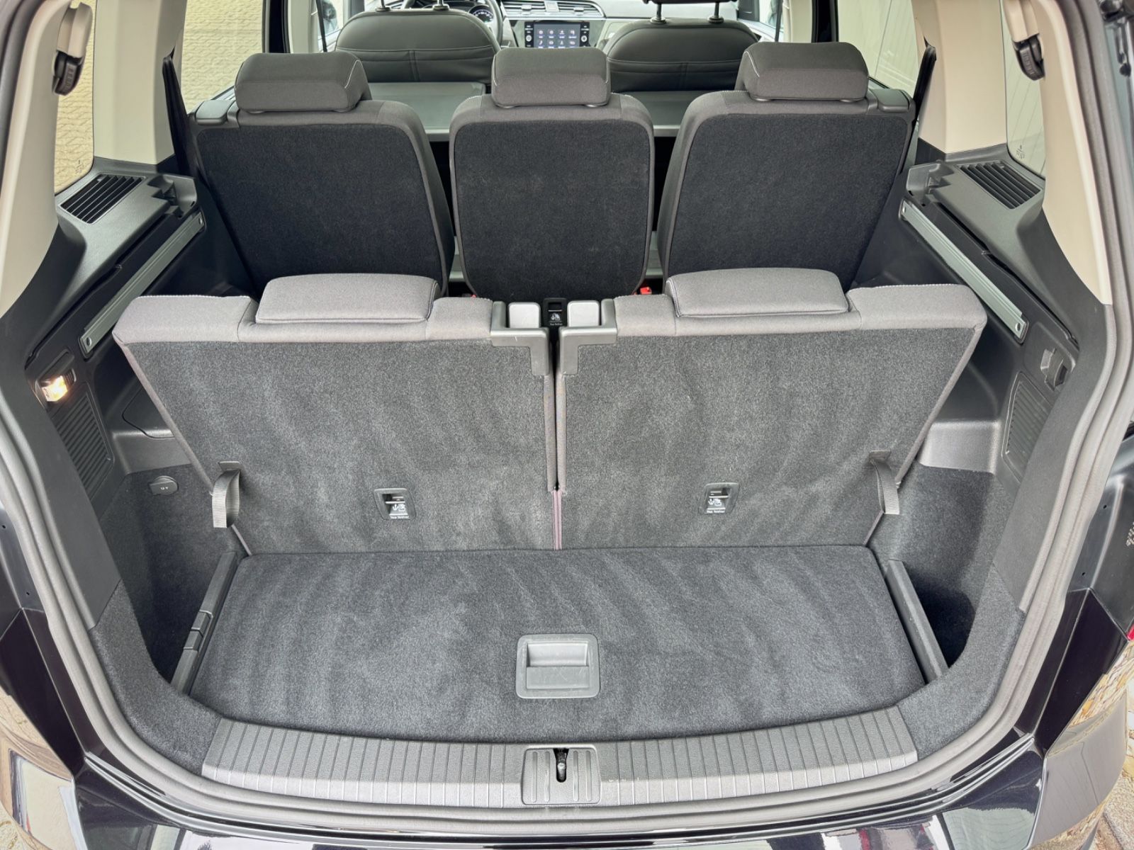 Fahrzeugabbildung Volkswagen Touran 1.5 TSI Join *DSG|7-SITZE|PANORAMA|CAM*