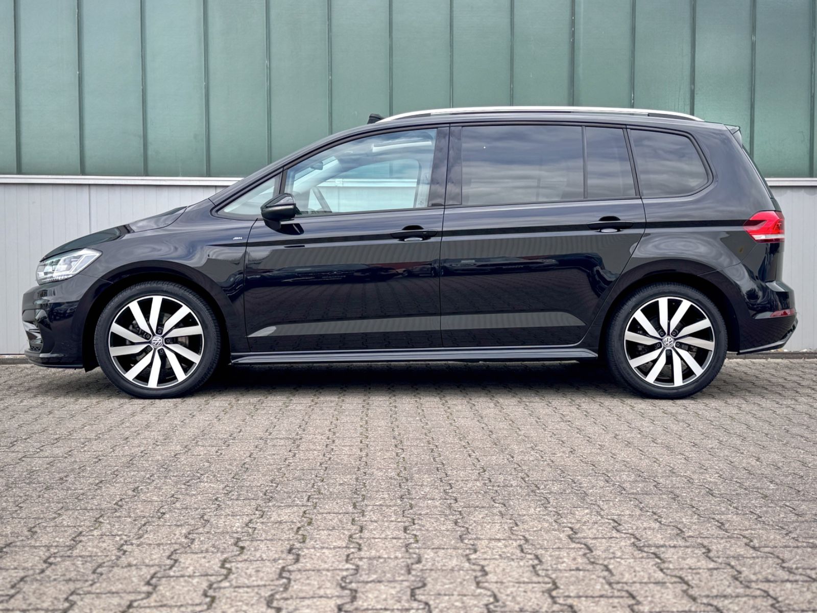 Fahrzeugabbildung Volkswagen Touran 1.5 TSI Join *DSG|7-SITZE|PANORAMA|CAM*