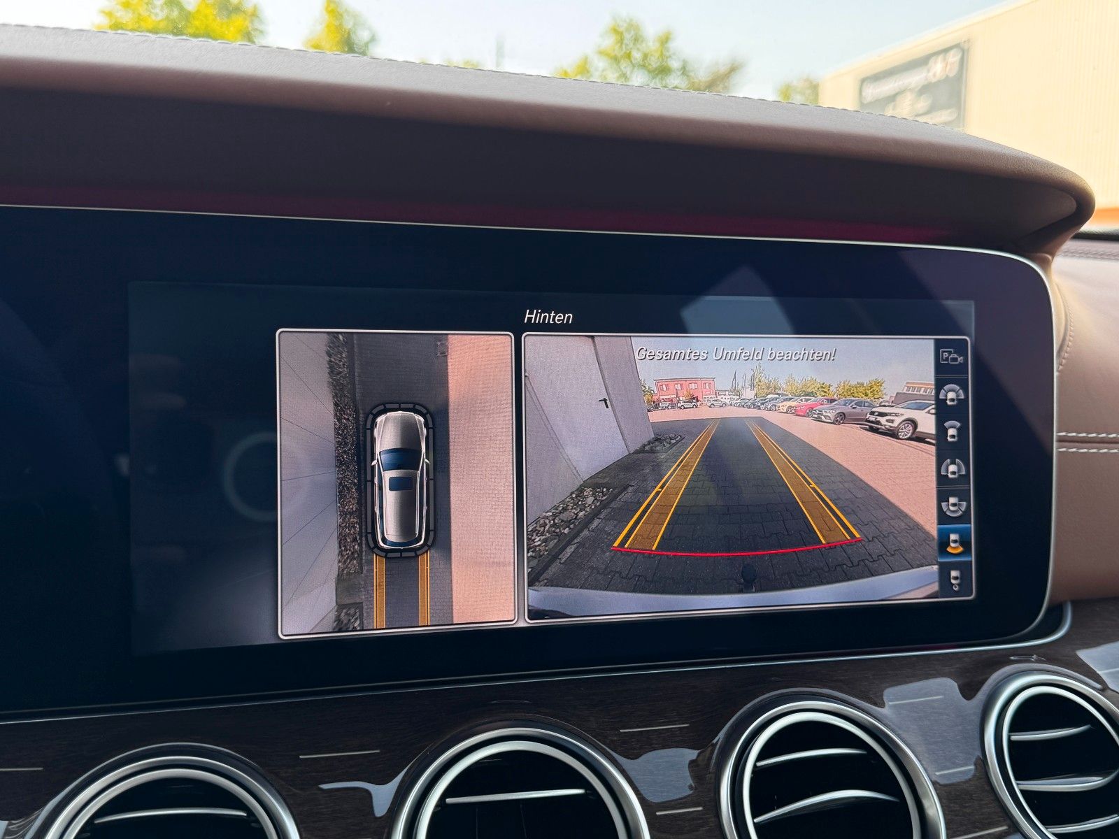Fahrzeugabbildung Mercedes-Benz E 350T/d Avantgarde*DESIGNO|LED|PANO|AHK|ASSIST*