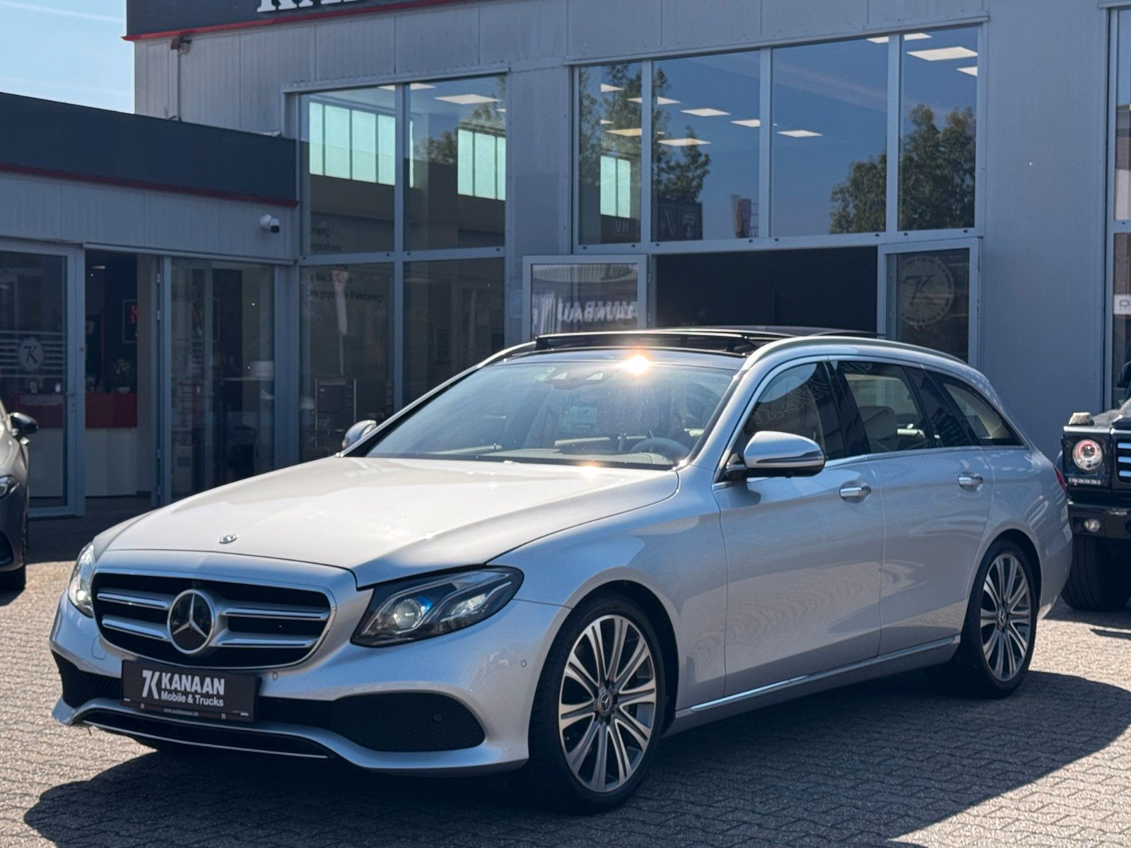 Fahrzeugabbildung Mercedes-Benz E 350T/d Avantgarde*DESIGNO|LED|PANO|AHK|ASSIST*
