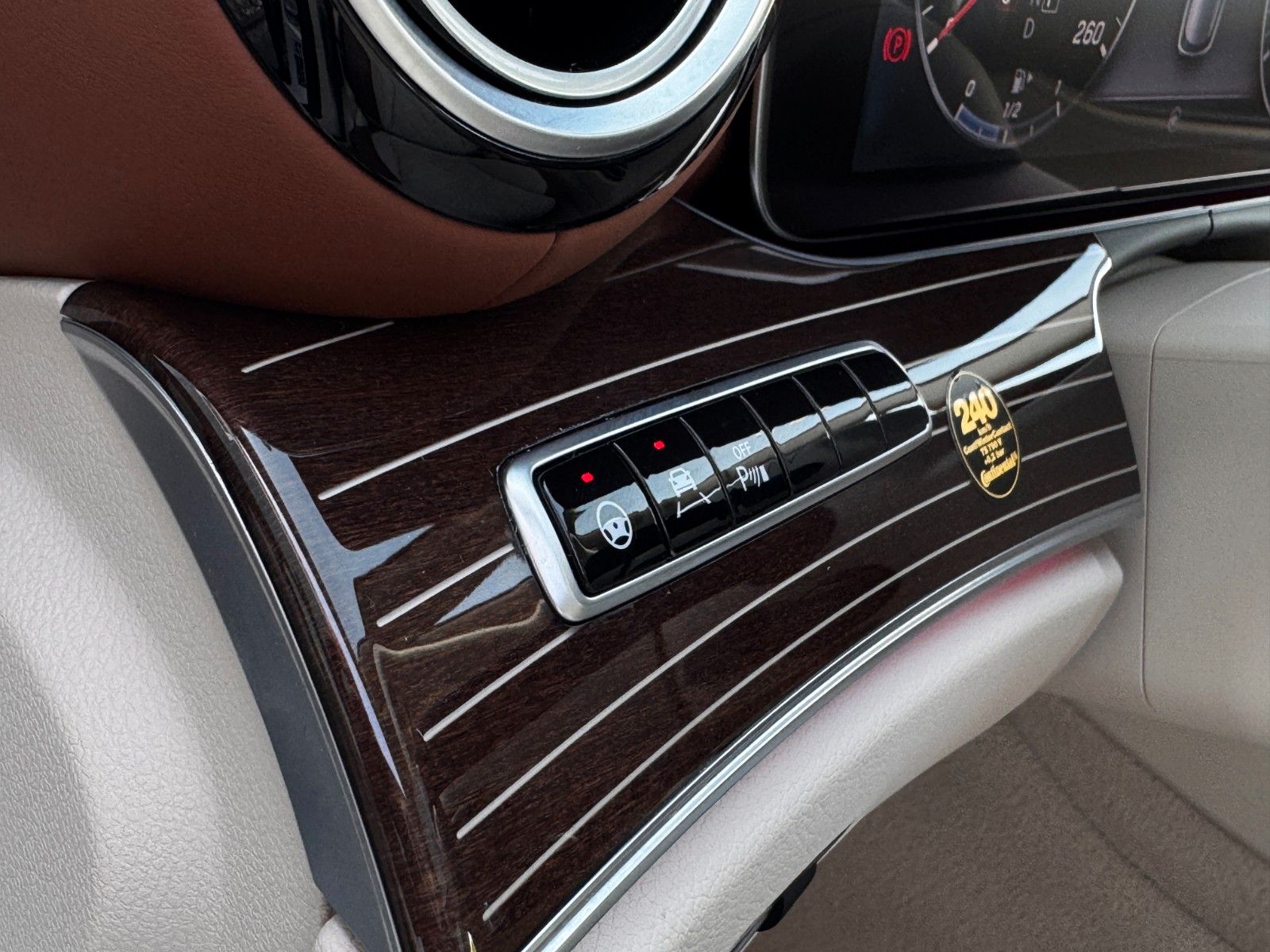 Fahrzeugabbildung Mercedes-Benz E 350T/d Avantgarde*DESIGNO|LED|PANO|AHK|ASSIST*