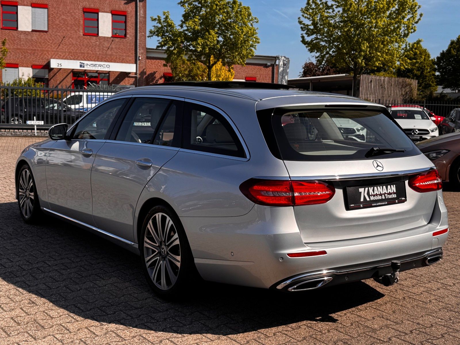 Fahrzeugabbildung Mercedes-Benz E 350T/d Avantgarde*DESIGNO|LED|PANO|AHK|ASSIST*