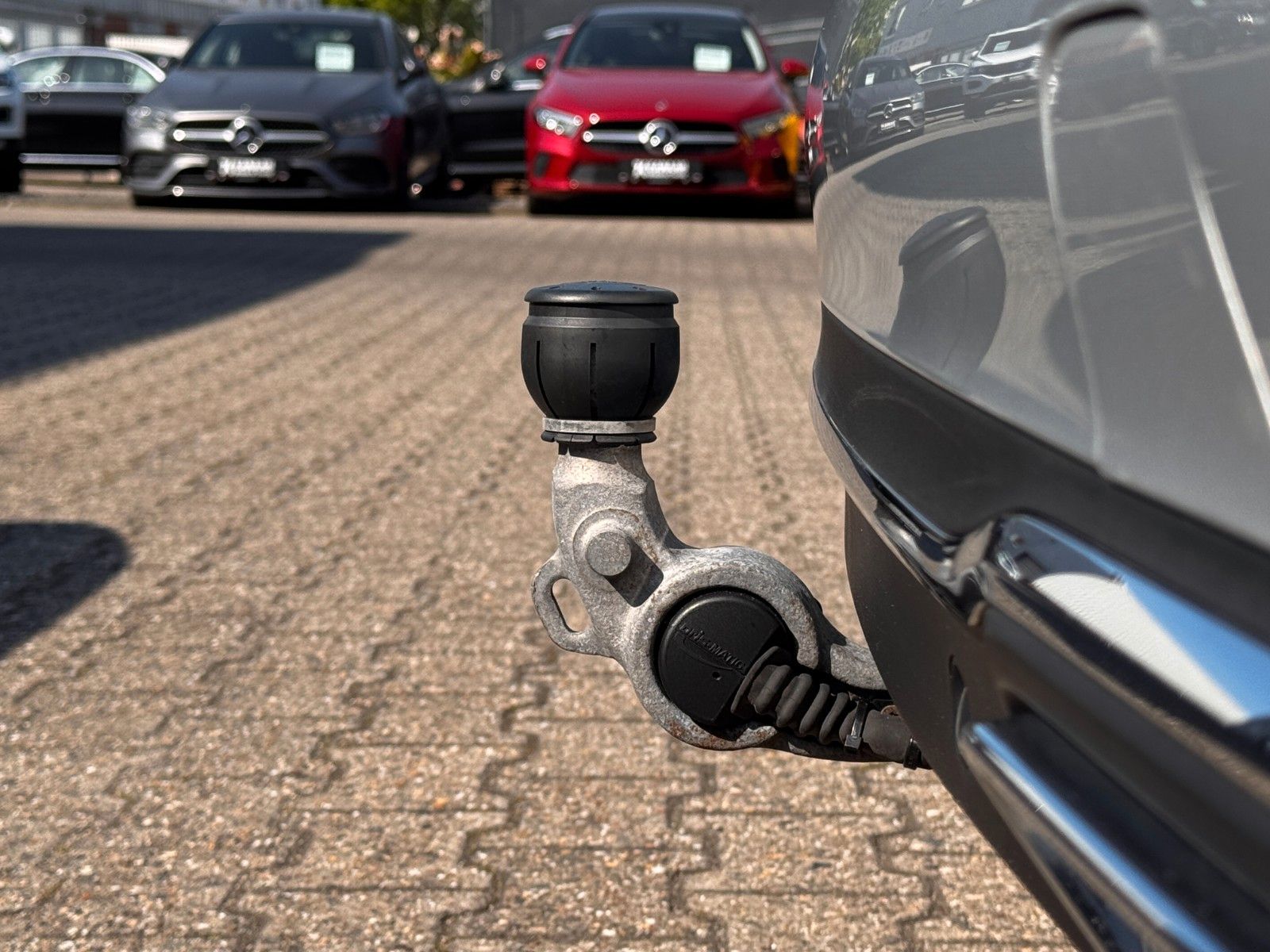 Fahrzeugabbildung Mercedes-Benz E 350T/d Avantgarde*DESIGNO|LED|PANO|AHK|ASSIST*