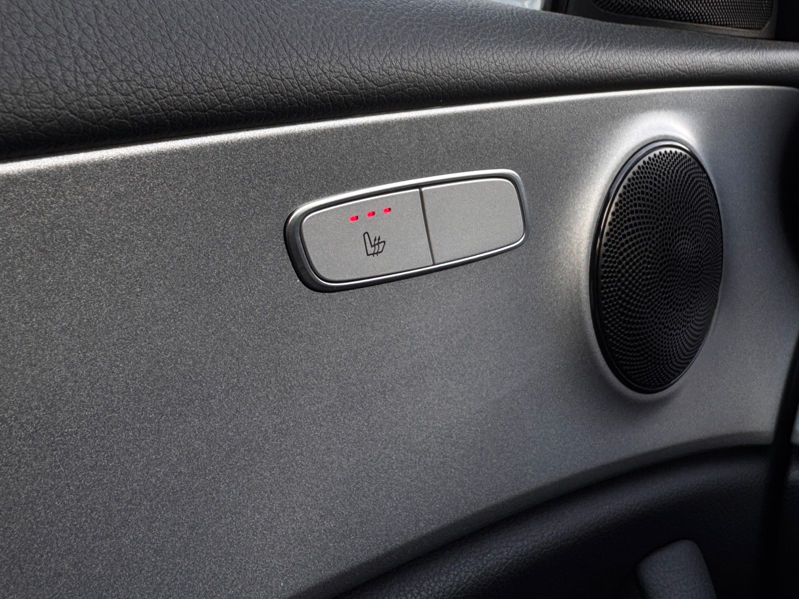 Fahrzeugabbildung Mercedes-Benz E 200 T/d 9G Avantgarde *AHK|ASSIST|HEAD-UP|CAM*