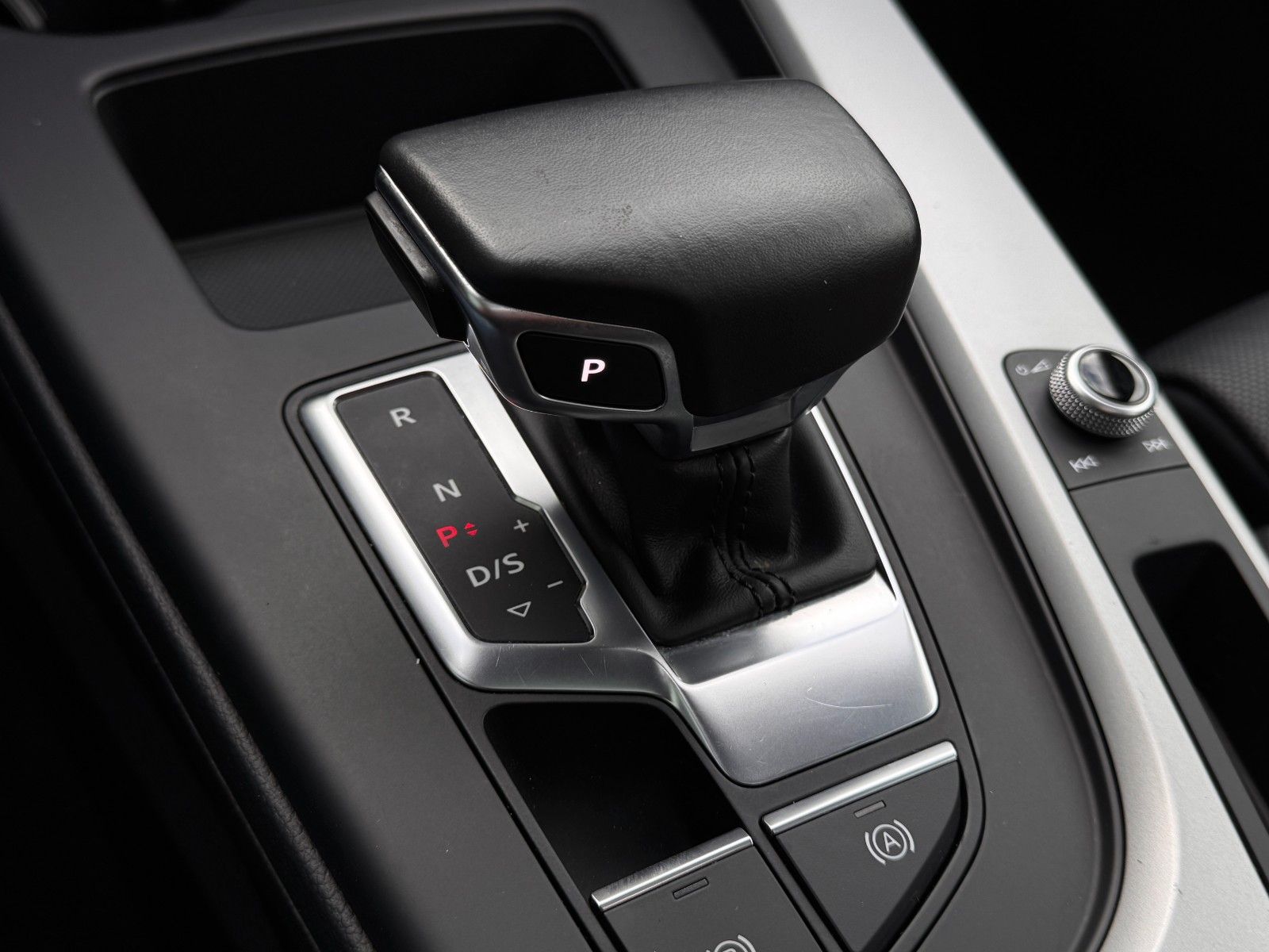 Fahrzeugabbildung Audi A4 Allroad 40 TDI Quattro *ASSIST|AHK|LED|PANO*