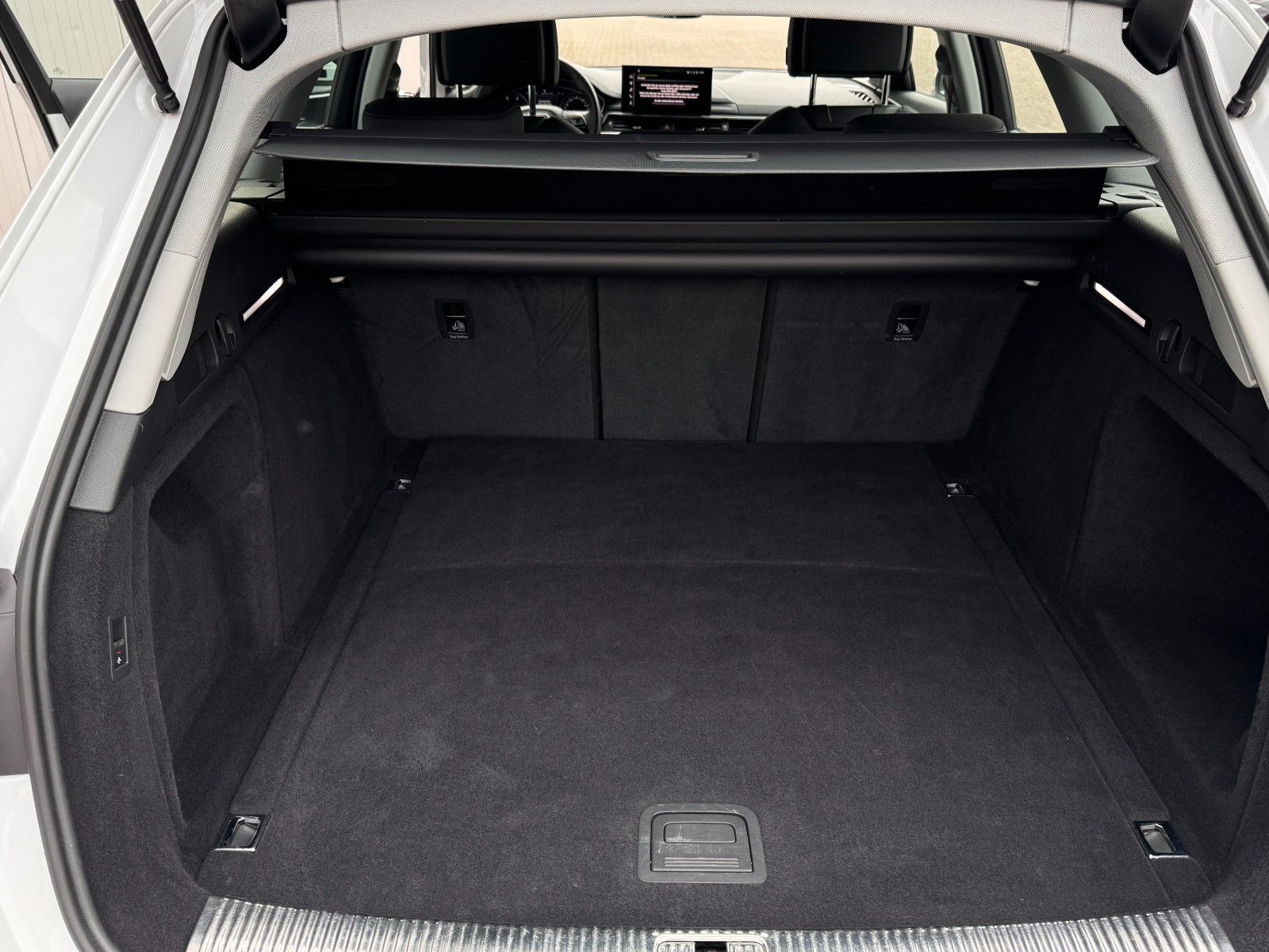 Fahrzeugabbildung Audi A4 Allroad 40 TDI Quattro *ASSIST|AHK|LED|PANO*