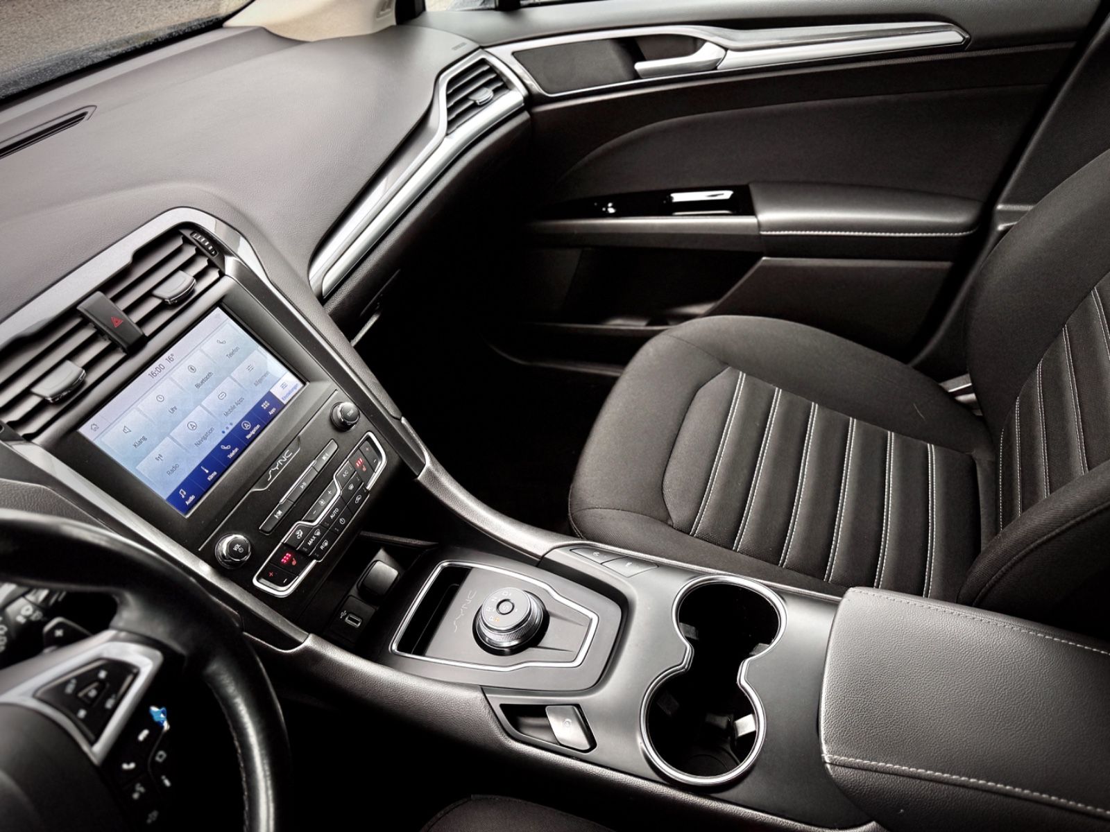 Fahrzeugabbildung Ford Mondeo Turnier 2.0 TD EcoBlue Trend*AHK|NAV|PDC*