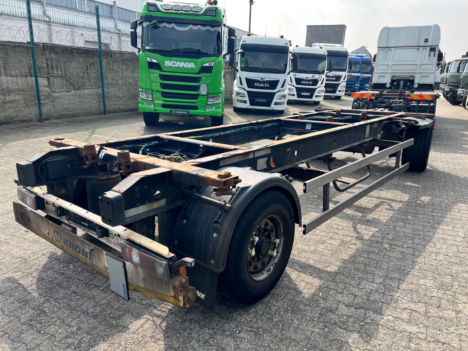 Fahrzeugabbildung Krone AZ Lafette BDF-DB07L   445/45/19,5  TÜV Jan/26