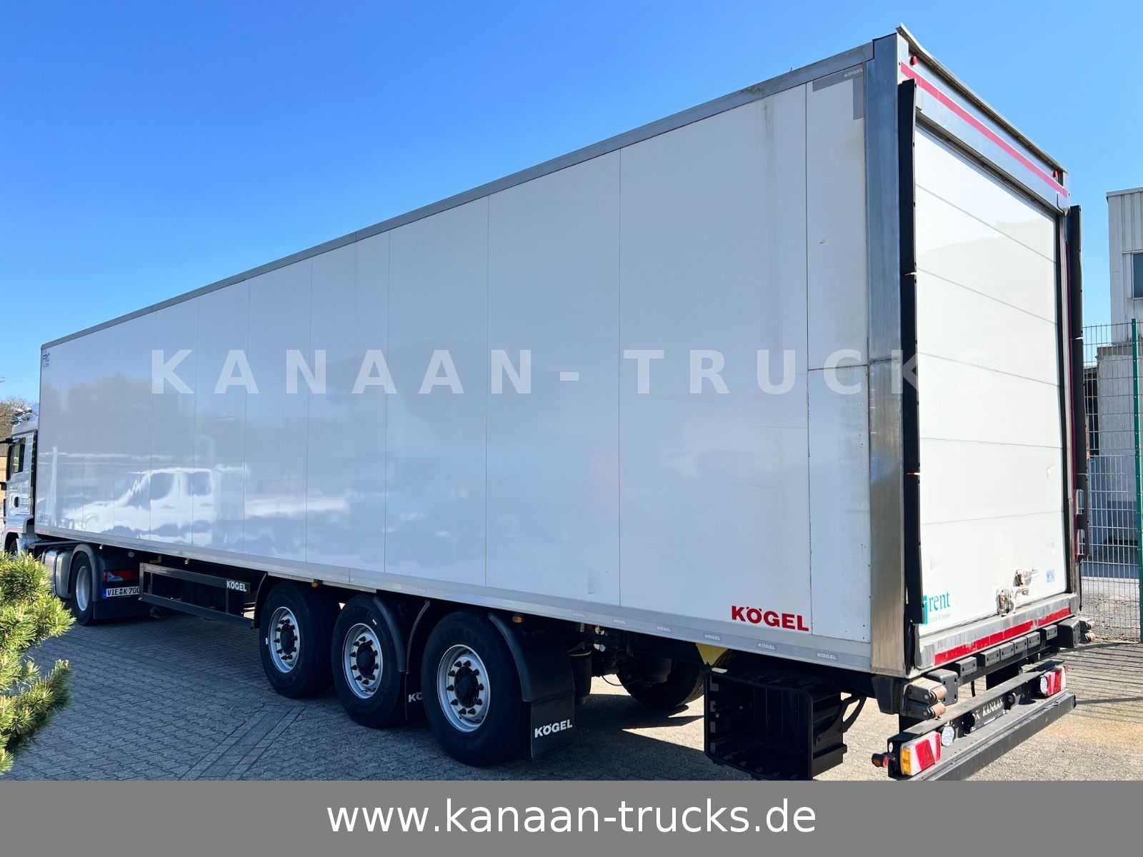Kögel S24-4 Kühlkoffer CarrierVector1550 Rolltor Lenk