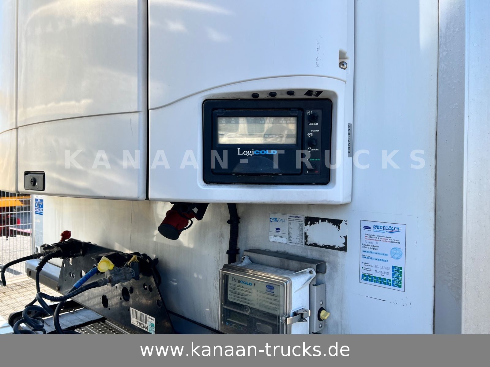 Fahrzeugabbildung Kögel S24-4 Kühlkoffer CarrierVector1550 Rolltor Lenk