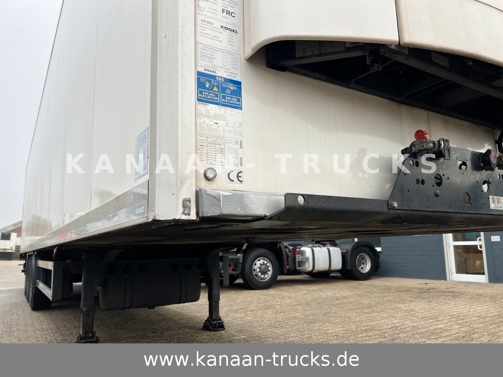 Fahrzeugabbildung Kögel S24-4 Kühlkoffer CarrierVector1550 Rolltor Lenk