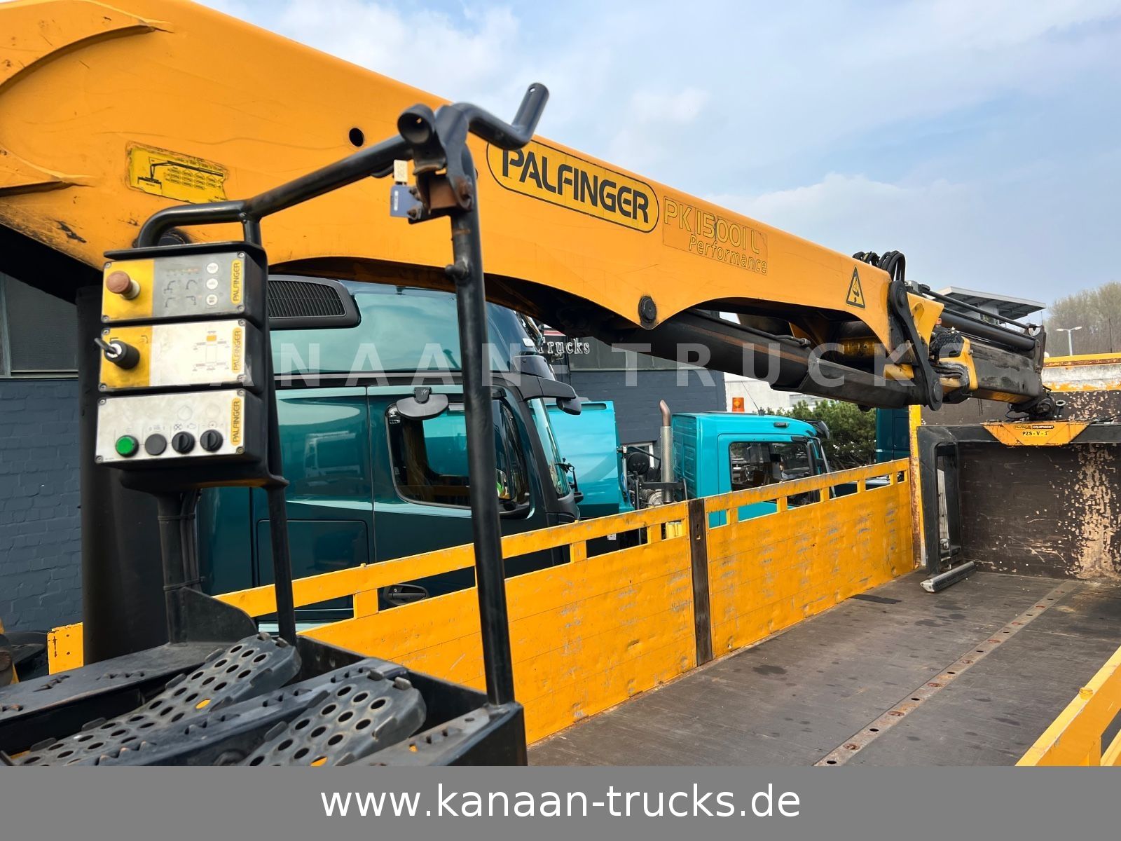 Fahrzeugabbildung MAN 26.440 TGS Baustoff Palfinger 15001L   EURO 5