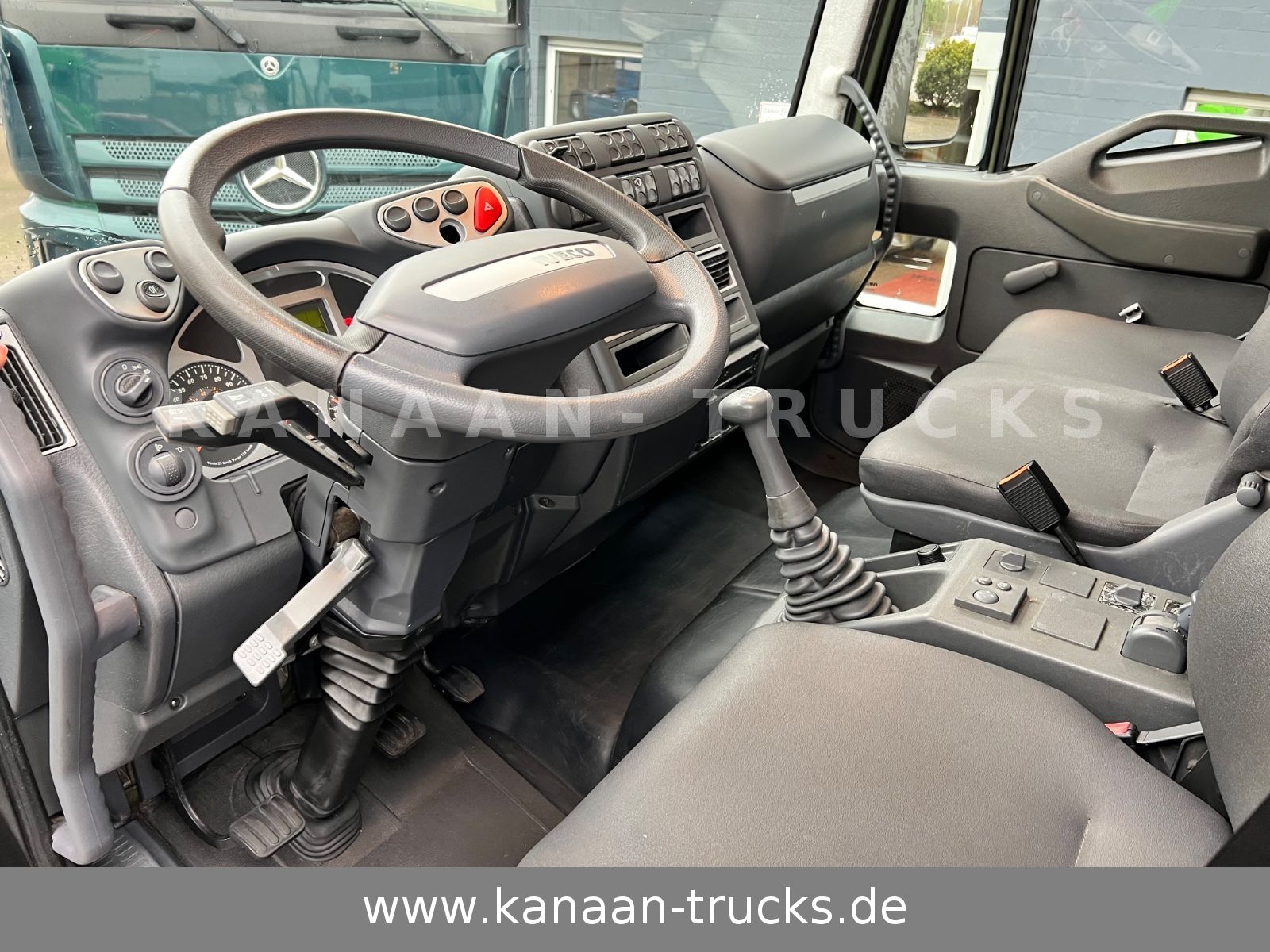 Fahrzeugabbildung Iveco 140 E240  Eurocargo 4x4 Miltär Camper Expedition