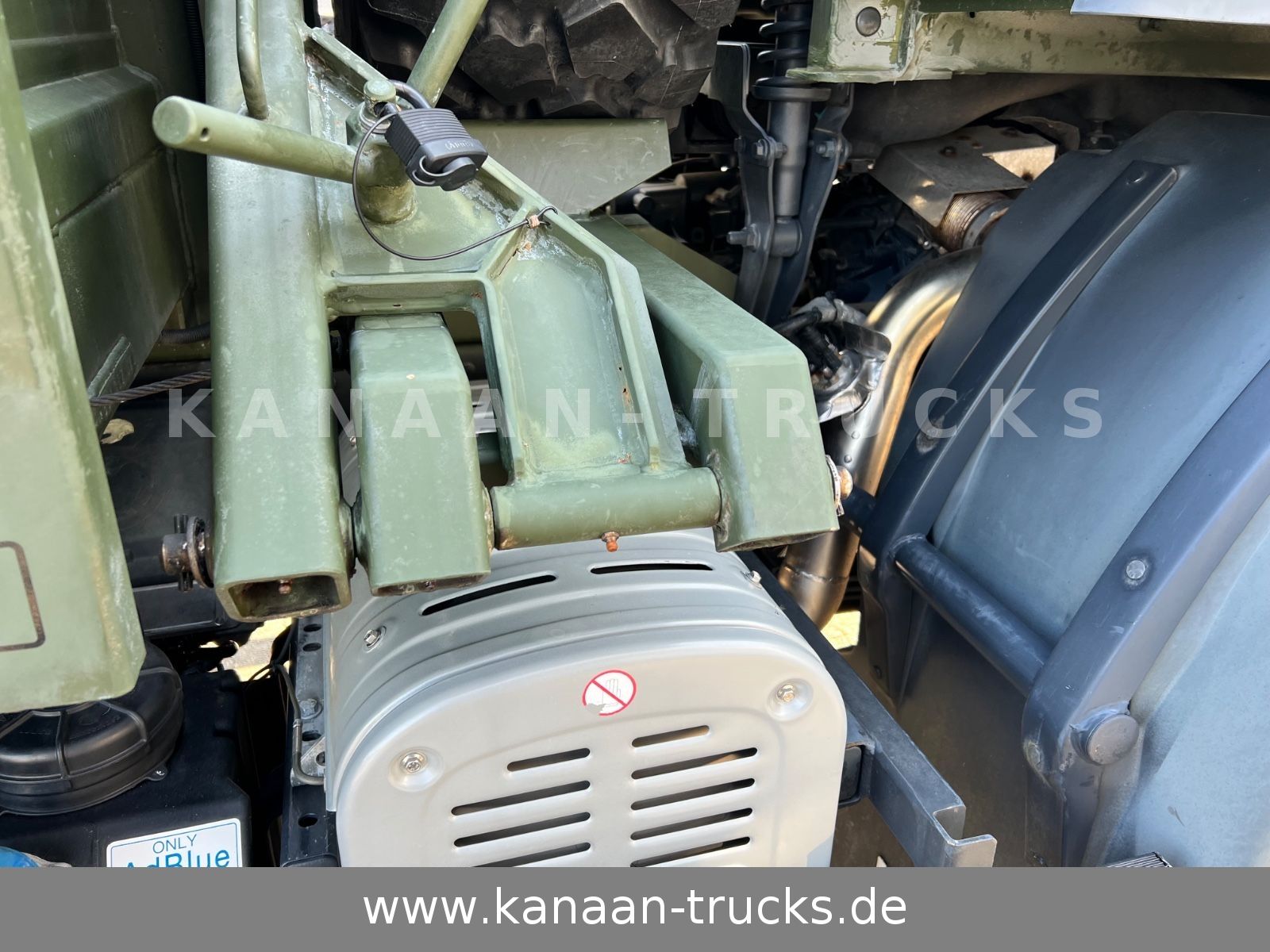 Fahrzeugabbildung Iveco ML100E22WM-BW  4x4 Miltär Camper Exped  8.670Km