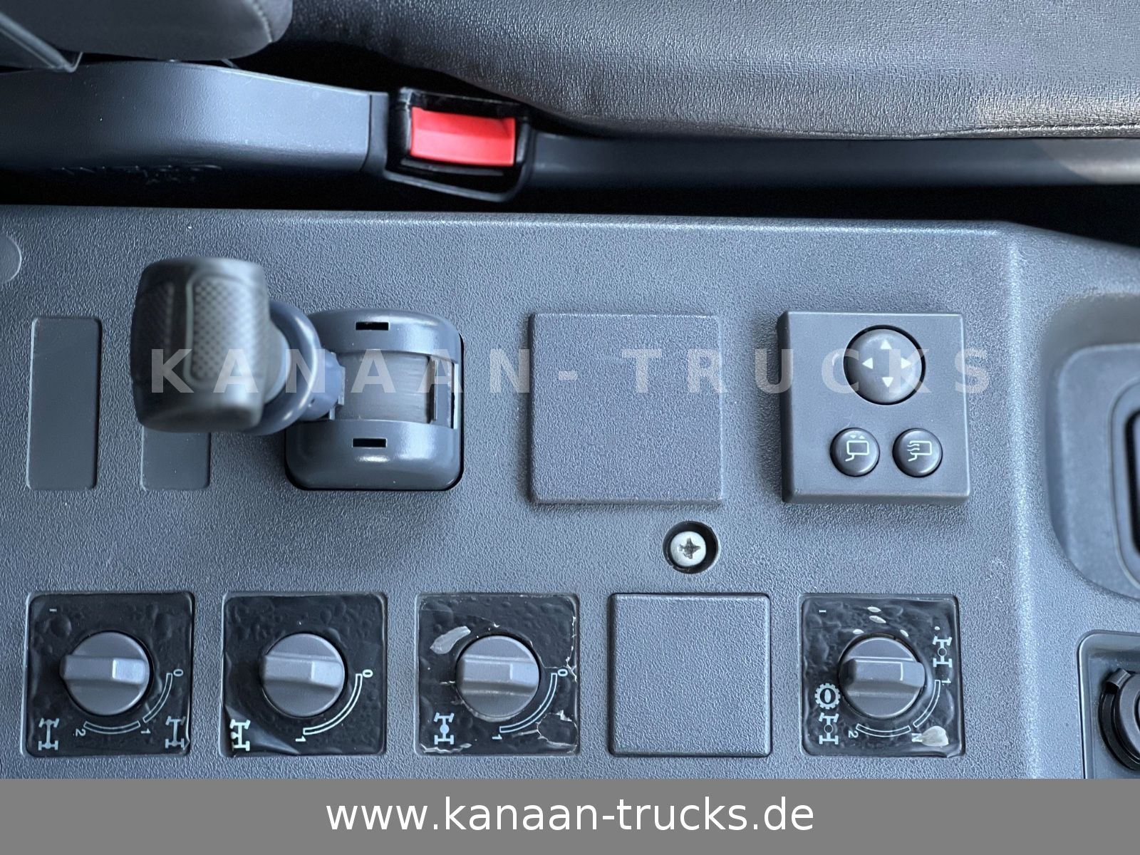 Fahrzeugabbildung Iveco ML100E22WM-BW  4x4 Miltär Camper Exped  8.670Km