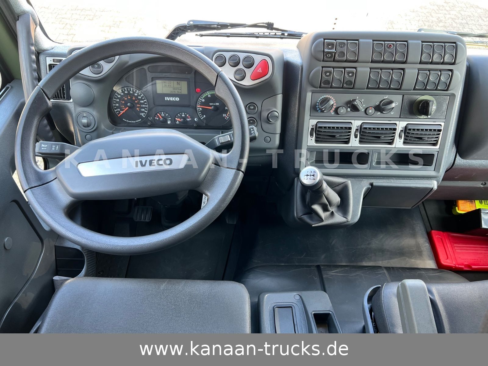 Fahrzeugabbildung Iveco ML100E22WM-BW  4x4 Miltär Camper Exped  8.670Km