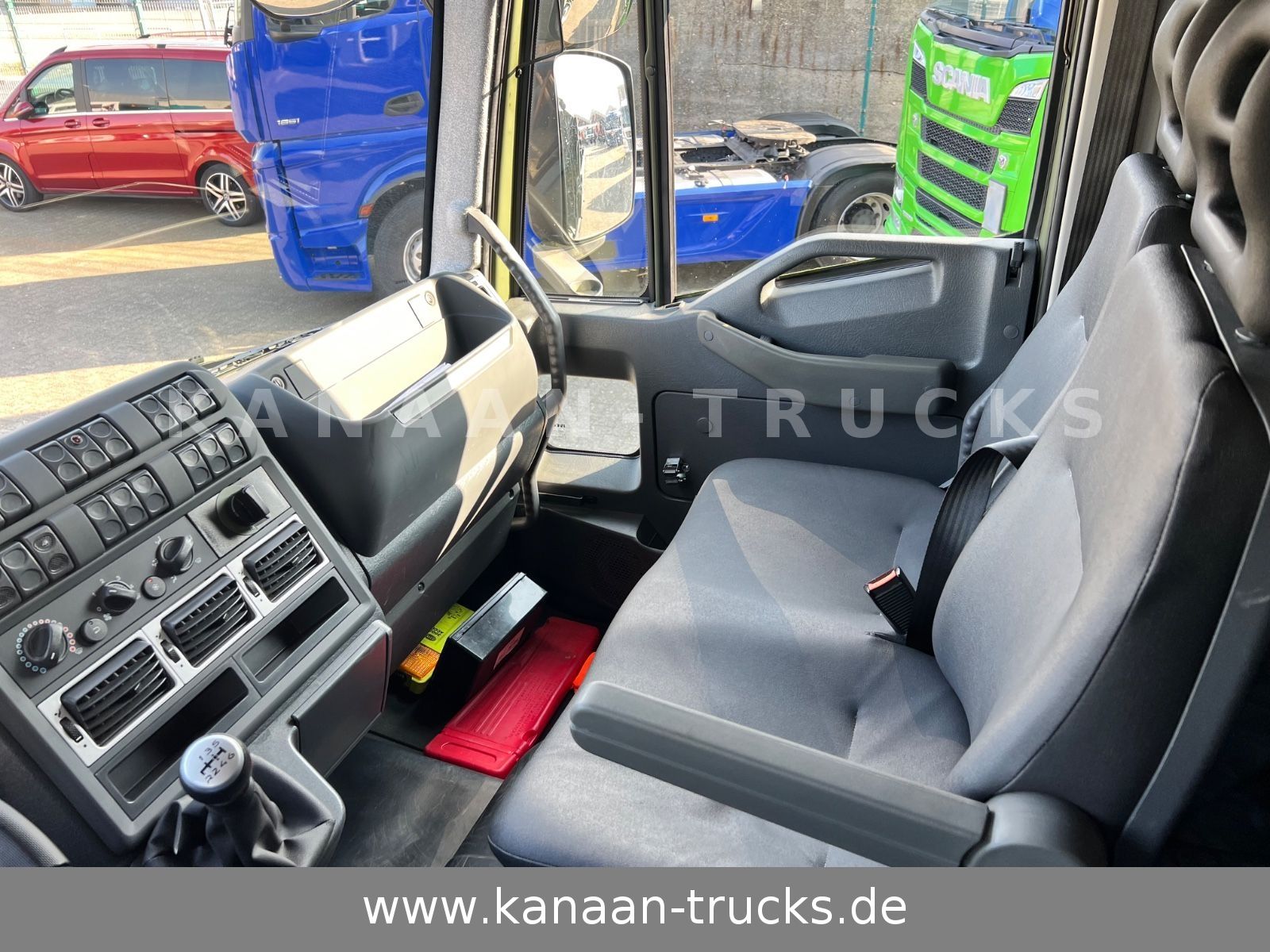 Fahrzeugabbildung Iveco ML100E22WM-BW  4x4 Miltär Camper Exped  8.670Km