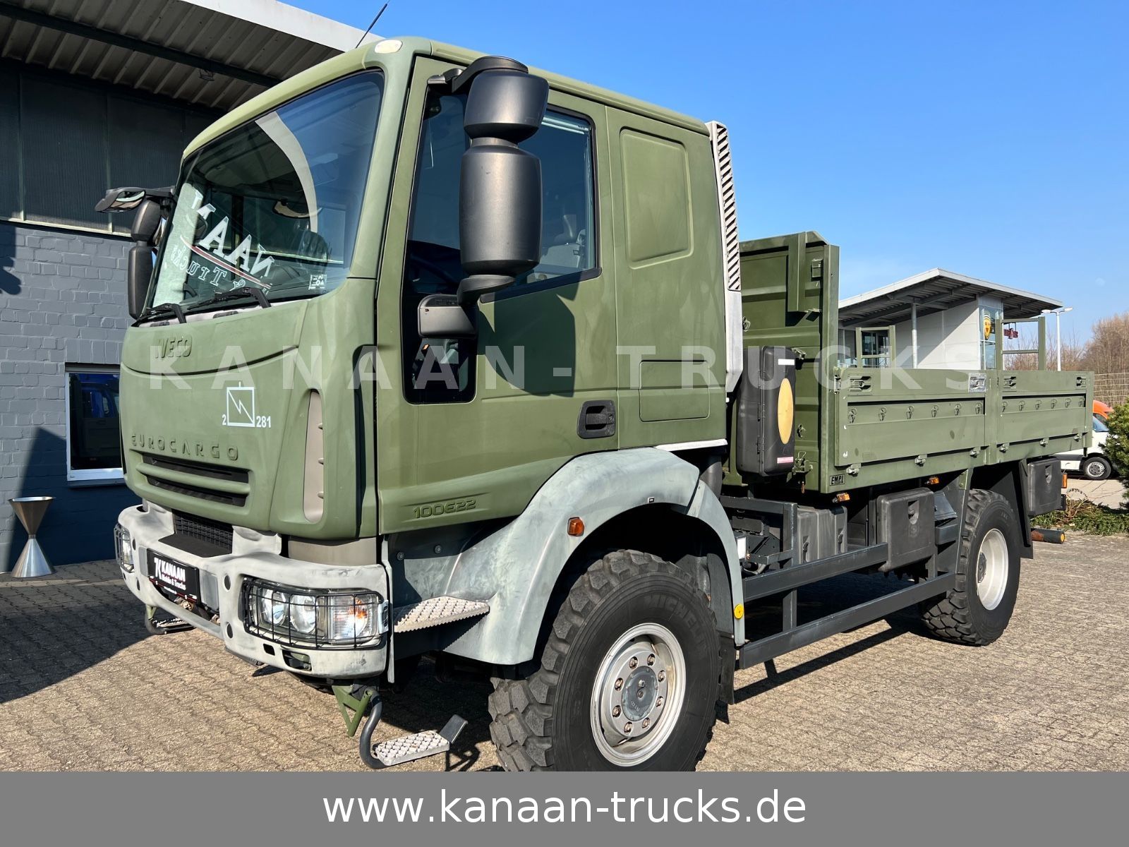 Fahrzeugabbildung Iveco ML100E22WM-BW  4x4 Miltär Camper Exped  8.670Km