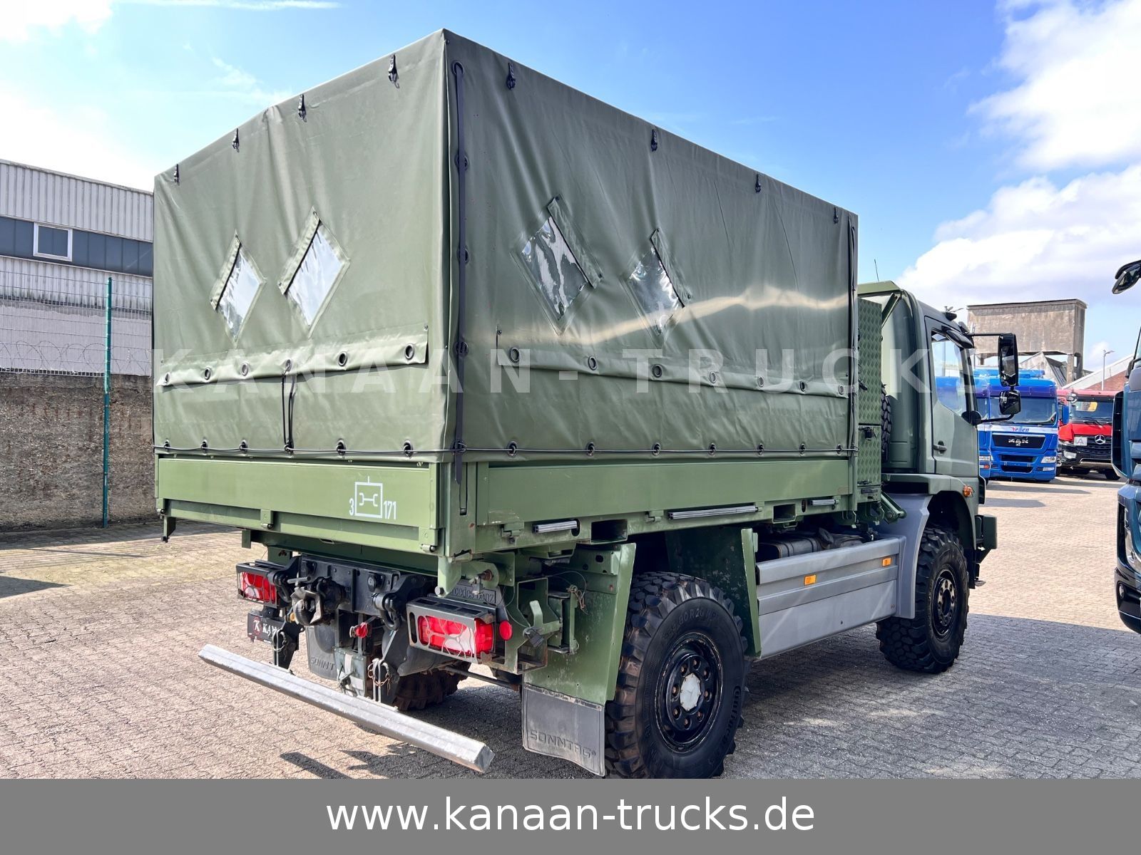 Fahrzeugabbildung Mercedes-Benz 1018 Atego 4x4 Allrad  Miltär Camper Expedition