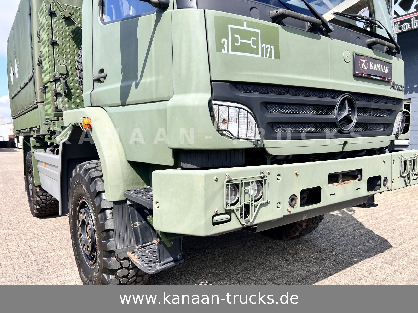 Fahrzeugabbildung Mercedes-Benz 1018 Atego 4x4 Allrad  Miltär Camper Expedition