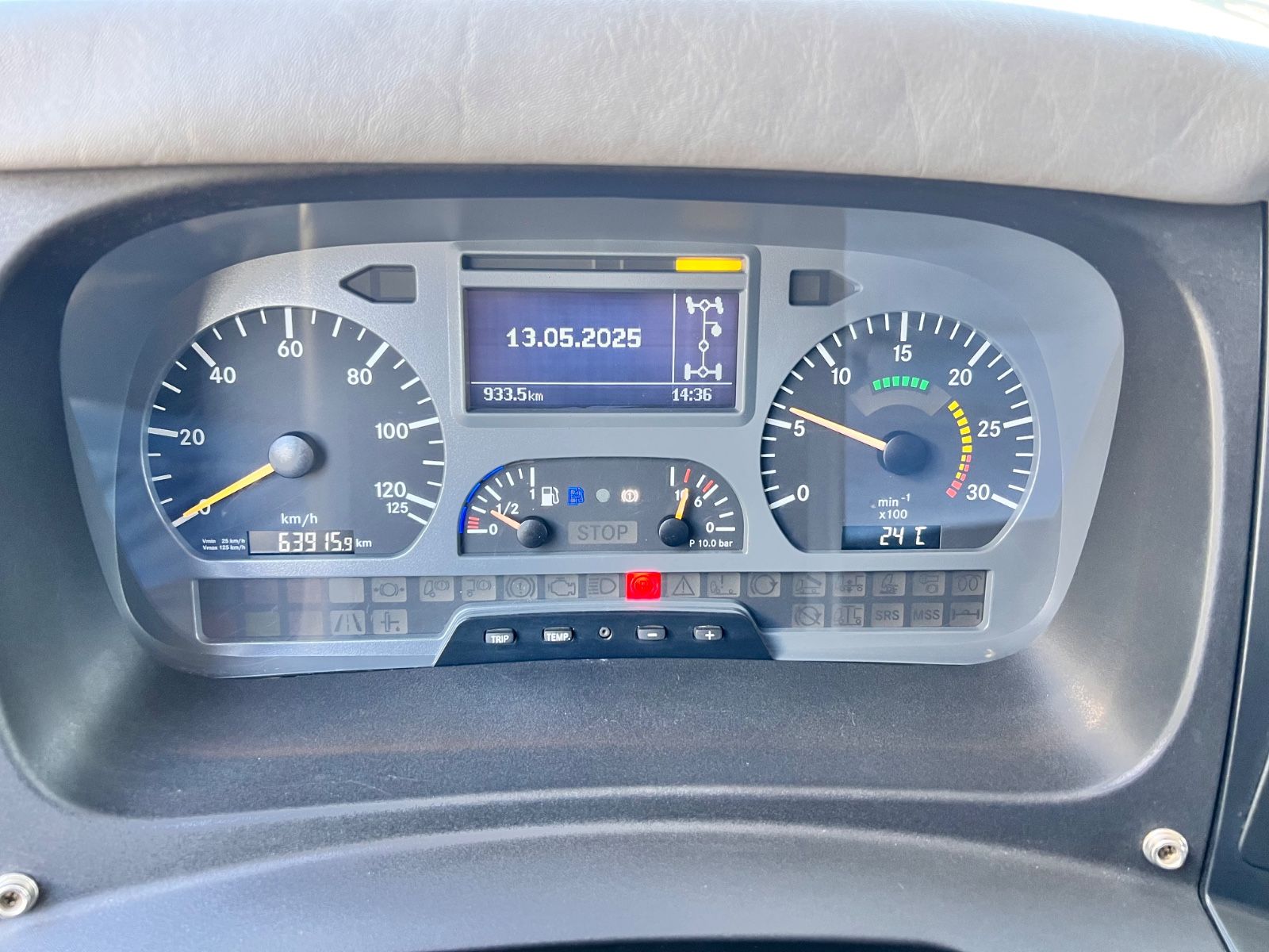 Fahrzeugabbildung Mercedes-Benz 1018 Atego 4x4 Allrad  Miltär Camper Expedition