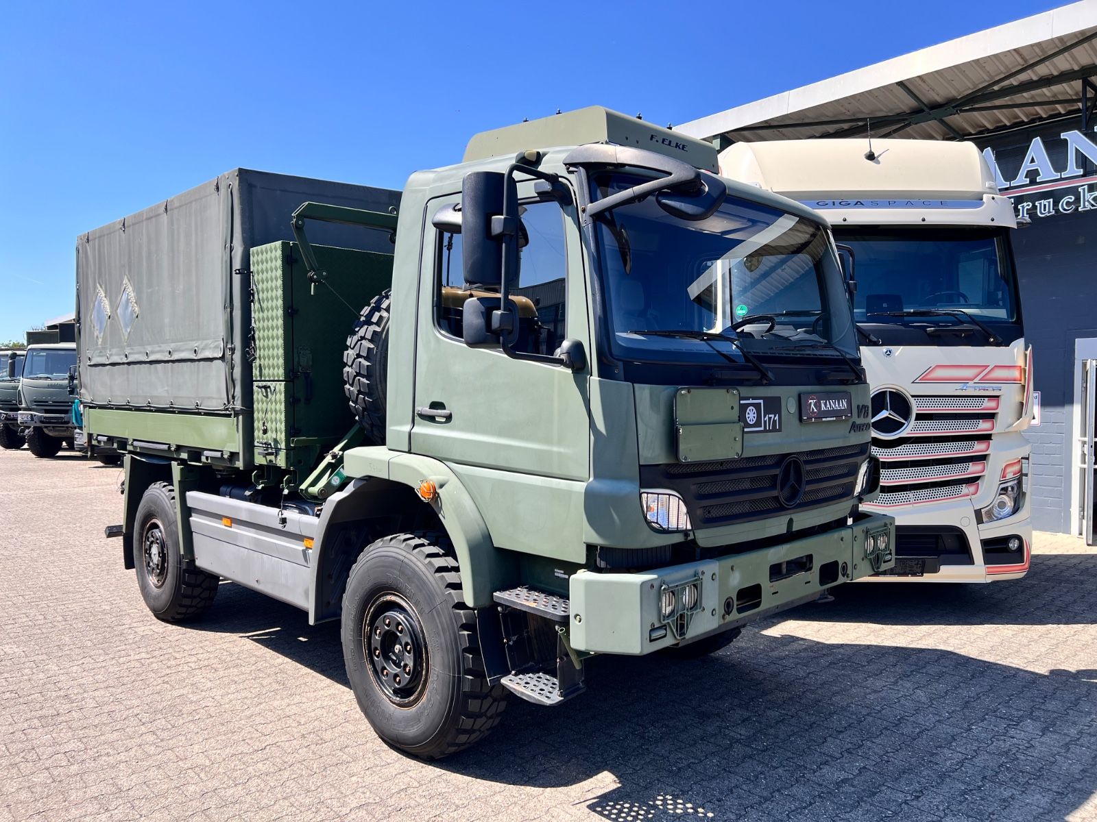Fahrzeugabbildung Mercedes-Benz 1018 Atego 4x4 Allrad  Miltär Camper Expedition