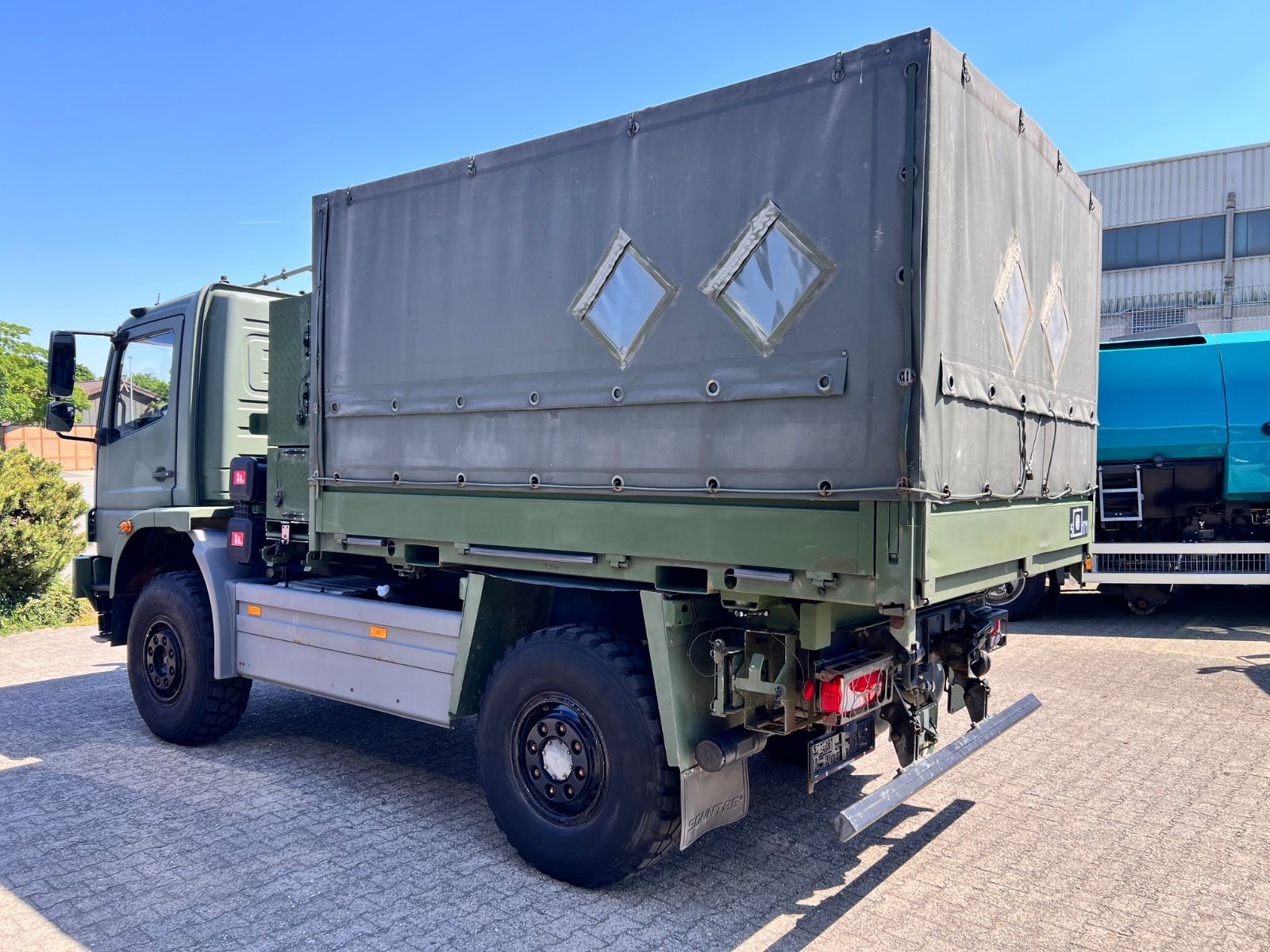 Fahrzeugabbildung Mercedes-Benz 1018 Atego 4x4 Allrad  Miltär Camper Expedition