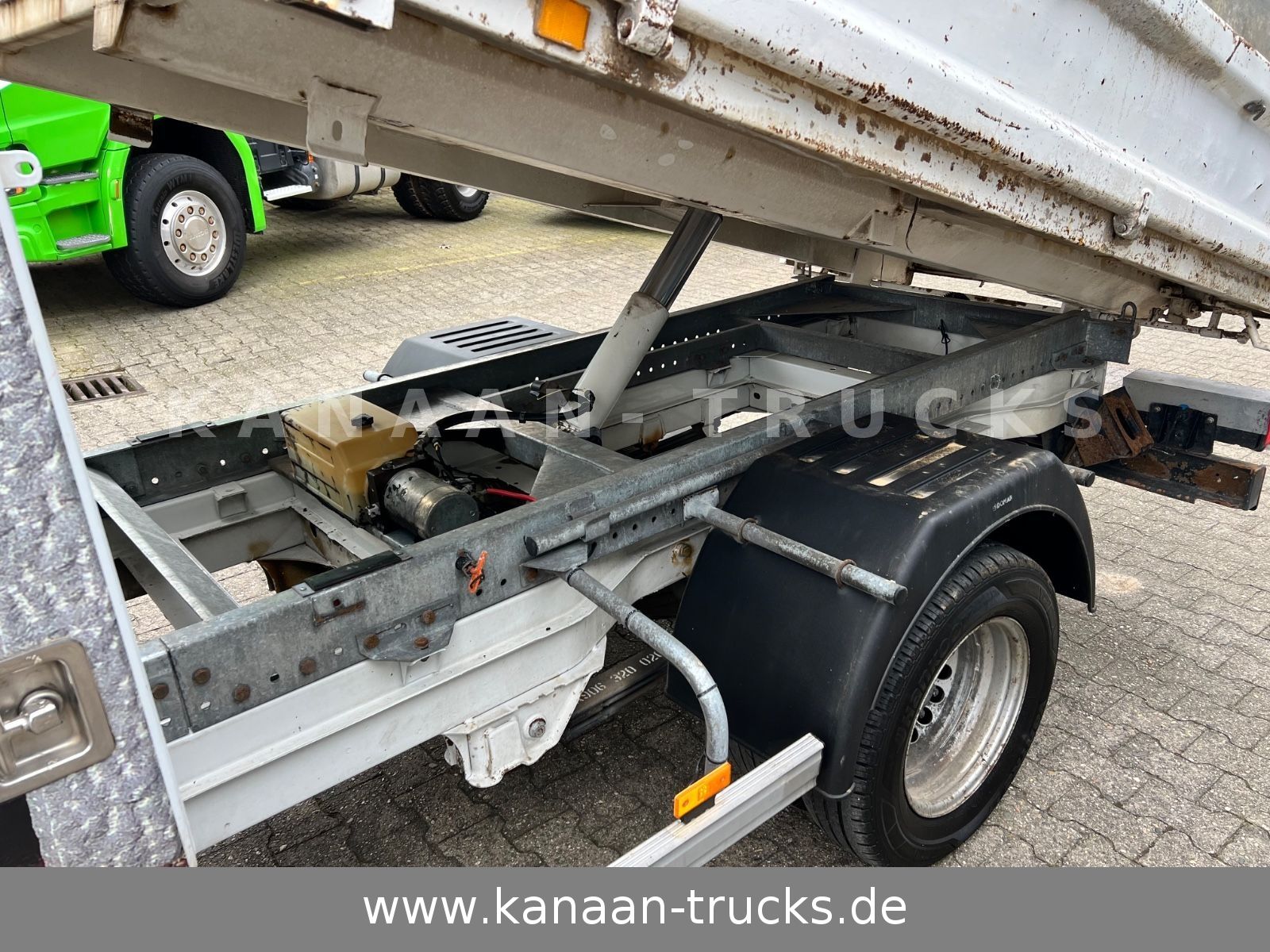 Fahrzeugabbildung Mercedes-Benz 513 CDI Sprinter KLIMA  DoKa Kipper 7-Sitzer EEV