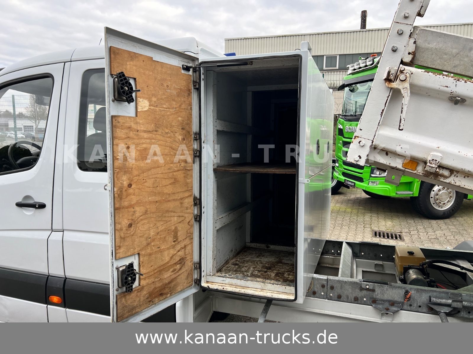Fahrzeugabbildung Mercedes-Benz 513 CDI Sprinter KLIMA  DoKa Kipper 7-Sitzer EEV