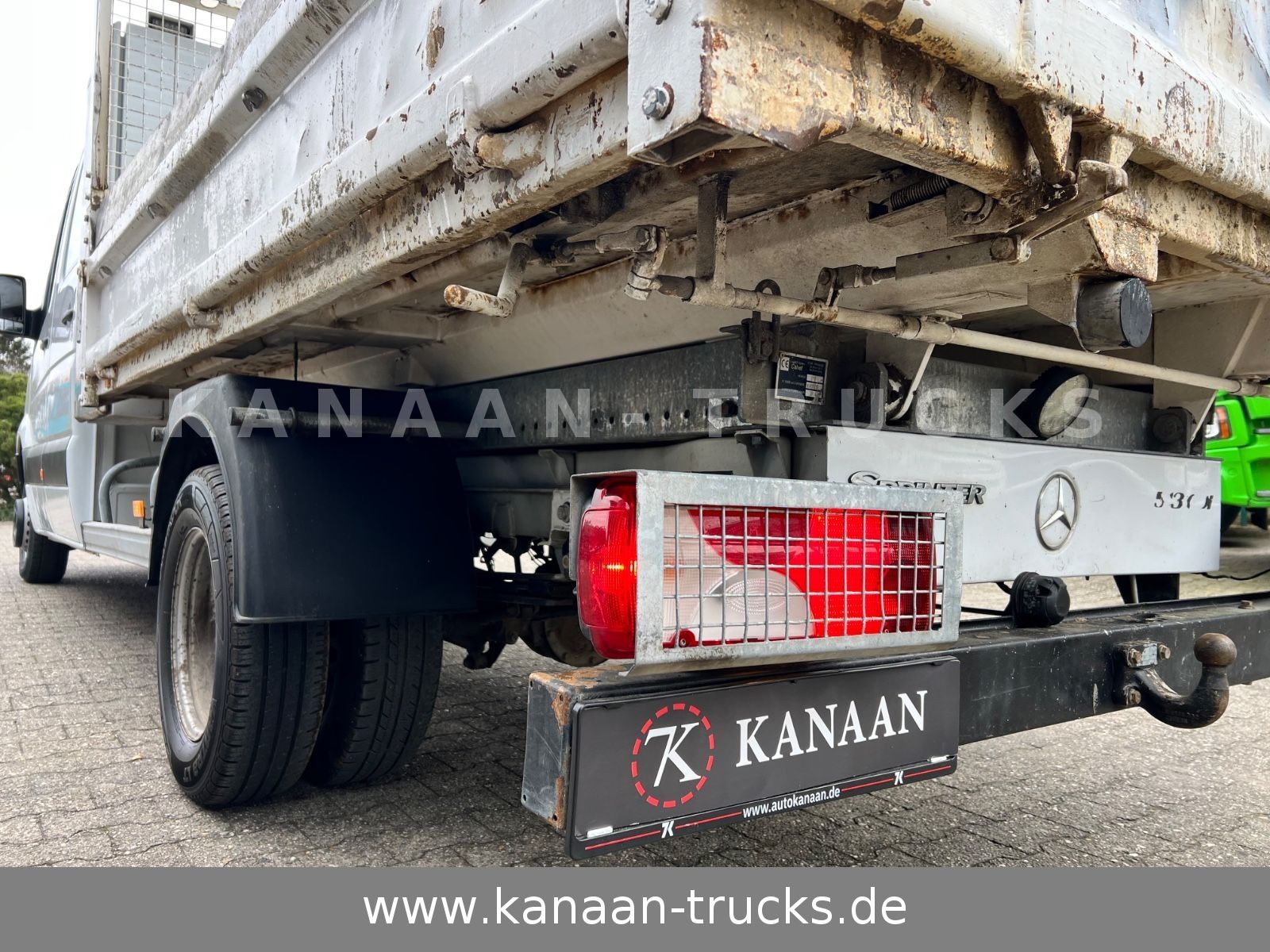 Fahrzeugabbildung Mercedes-Benz 513 CDI Sprinter KLIMA  DoKa Kipper 7-Sitzer EEV
