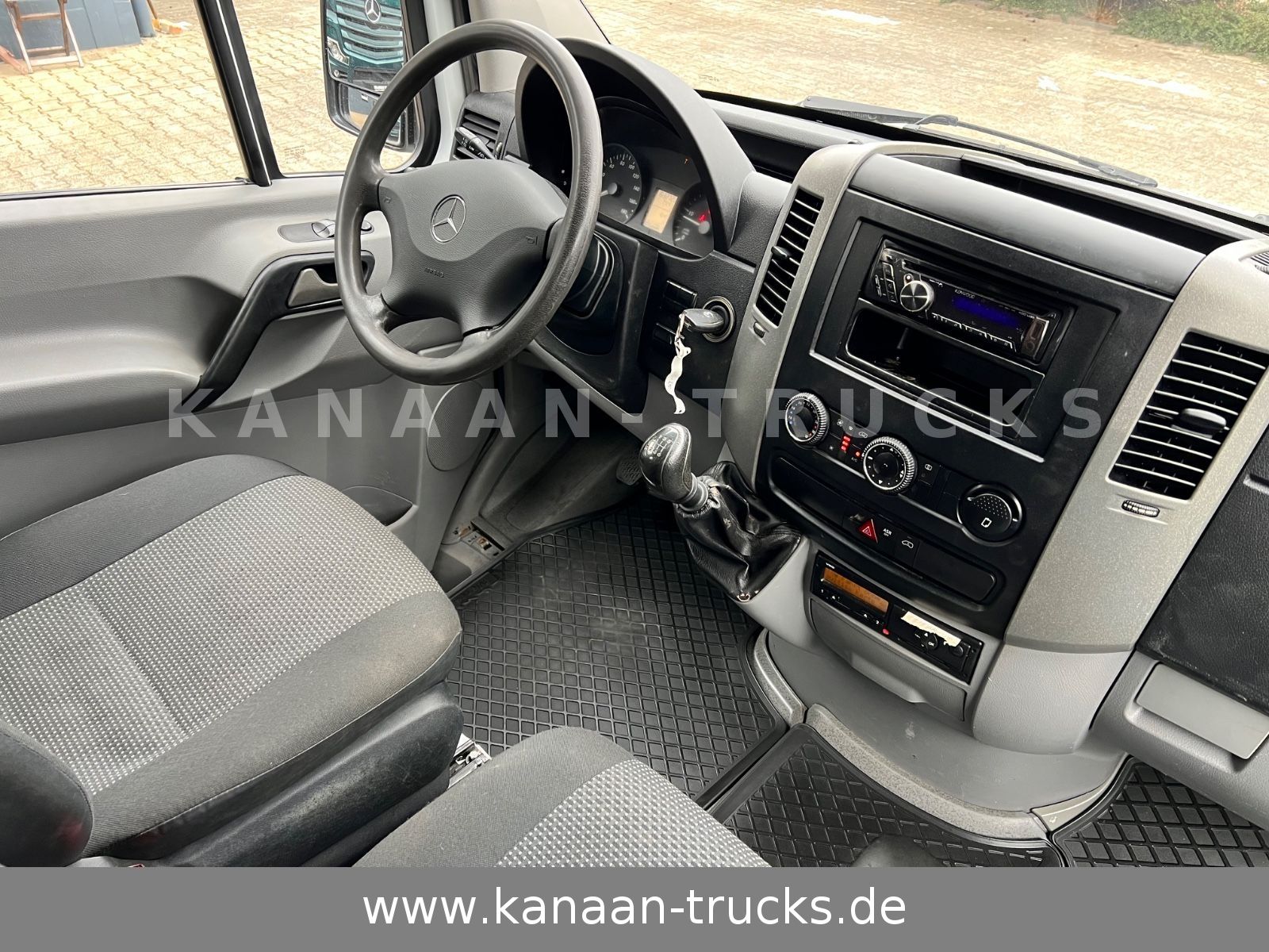 Fahrzeugabbildung Mercedes-Benz 513 CDI Sprinter KLIMA  DoKa Kipper 7-Sitzer EEV