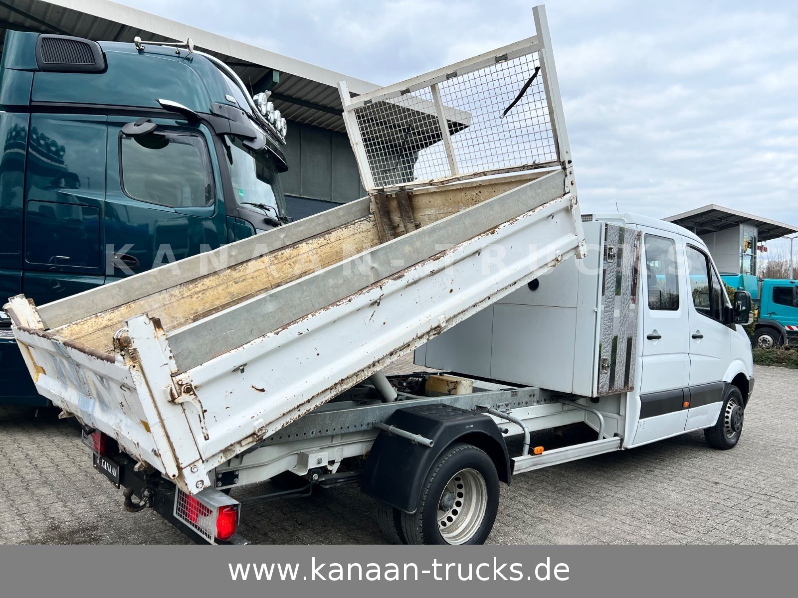 Fahrzeugabbildung Mercedes-Benz 513 CDI Sprinter KLIMA  DoKa Kipper 7-Sitzer EEV