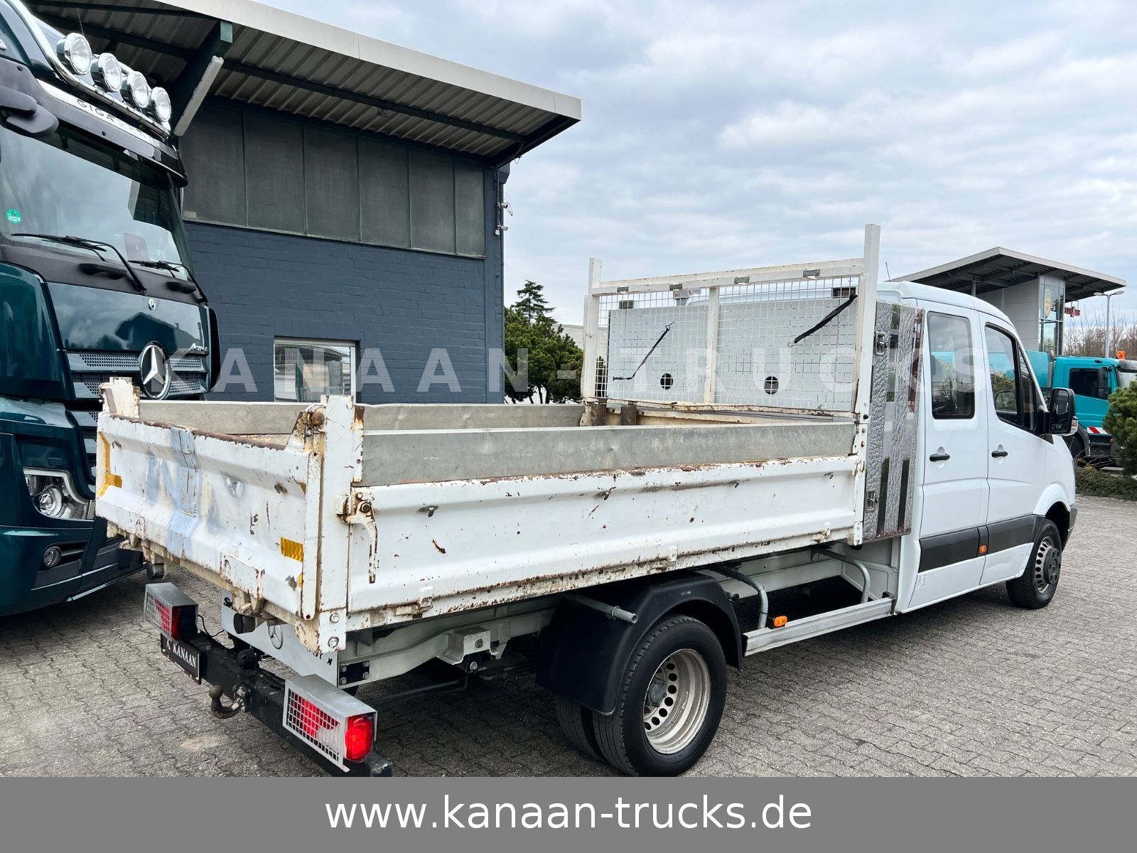 Fahrzeugabbildung Mercedes-Benz 513 CDI Sprinter KLIMA  DoKa Kipper 7-Sitzer EEV
