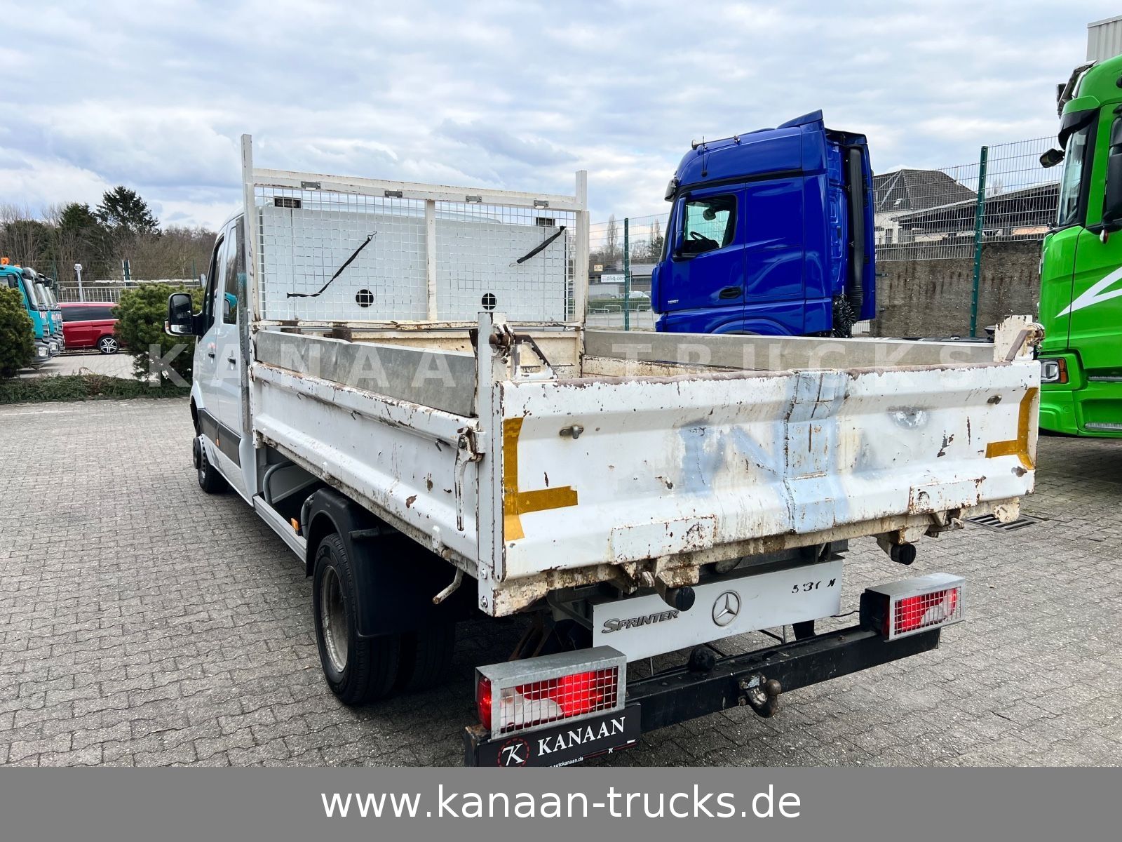 Fahrzeugabbildung Mercedes-Benz 513 CDI Sprinter KLIMA  DoKa Kipper 7-Sitzer EEV