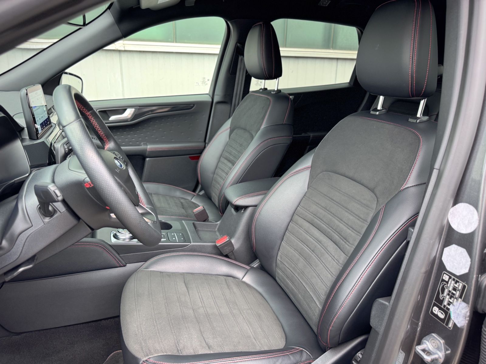 Fahrzeugabbildung Ford Kuga ST-Line X Plug-In Hybrid *NAVI|LED|CAM*