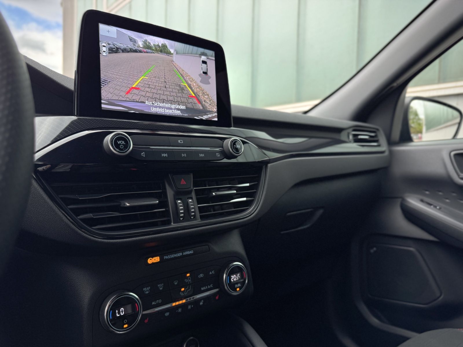 Fahrzeugabbildung Ford Kuga ST-Line X Plug-In Hybrid *NAVI|LED|CAM*