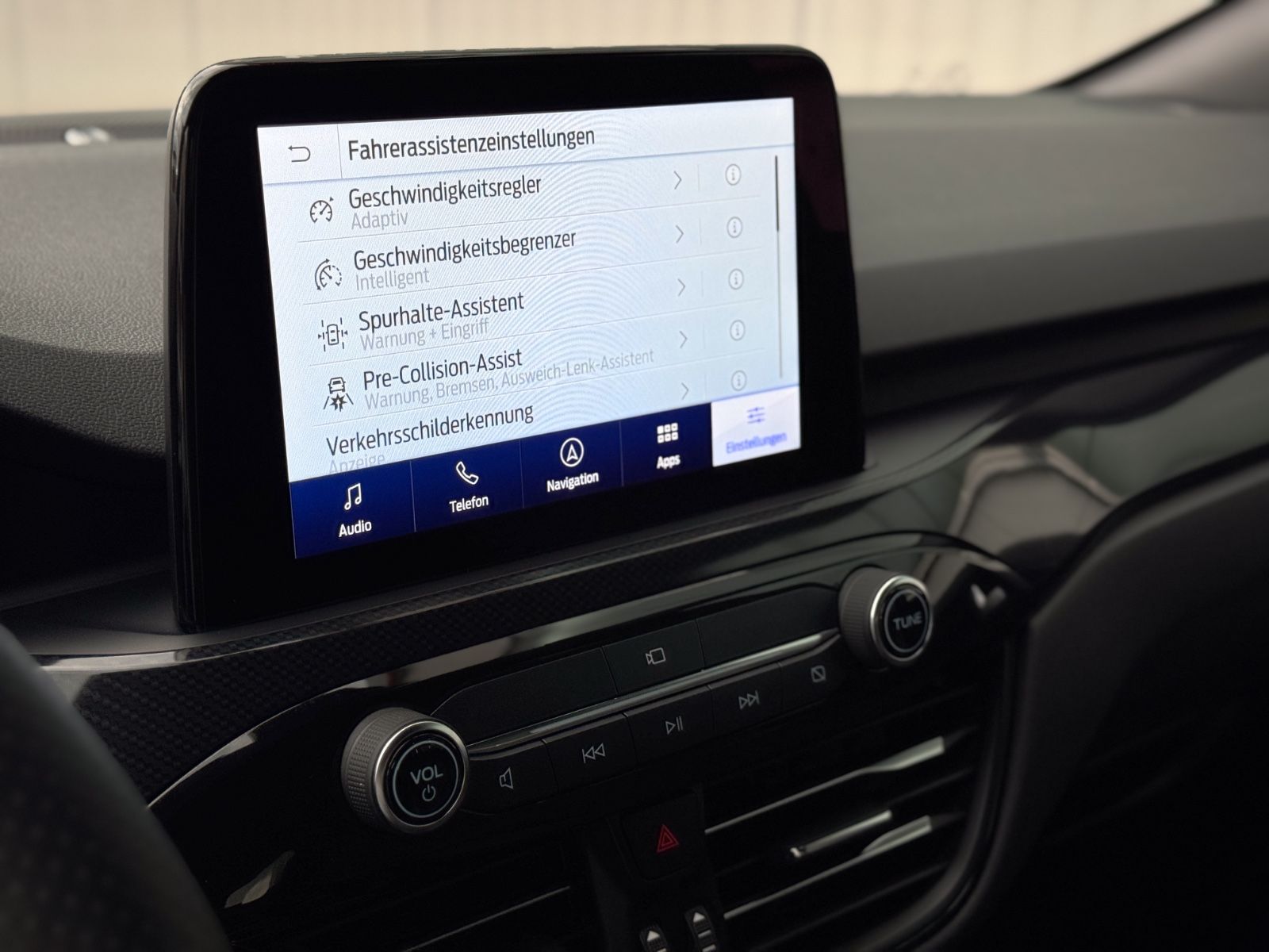 Fahrzeugabbildung Ford Kuga ST-Line X Plug-In Hybrid *NAVI|LED|CAM*