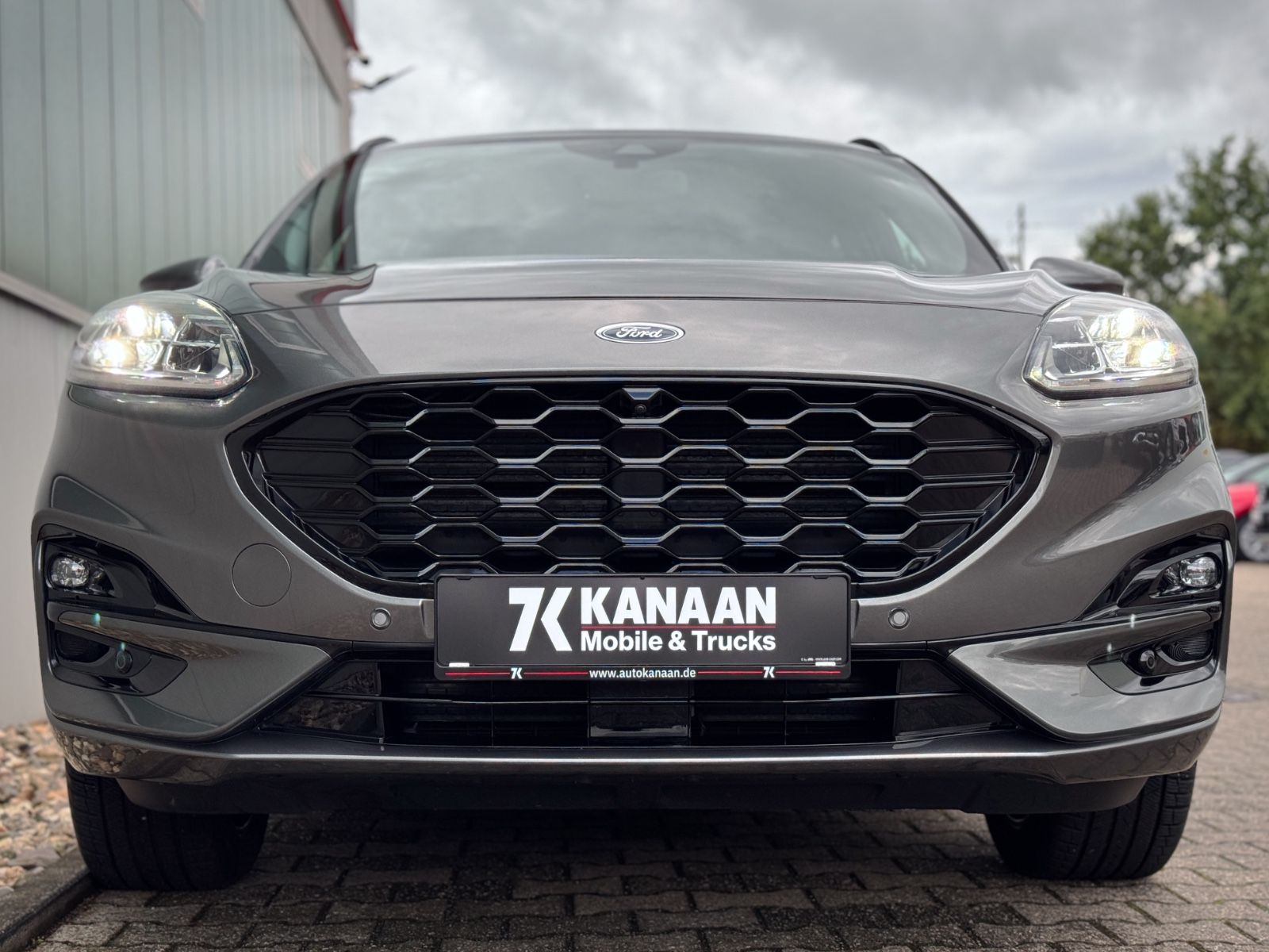 Fahrzeugabbildung Ford Kuga ST-Line X Plug-In Hybrid *NAVI|LED|CAM*