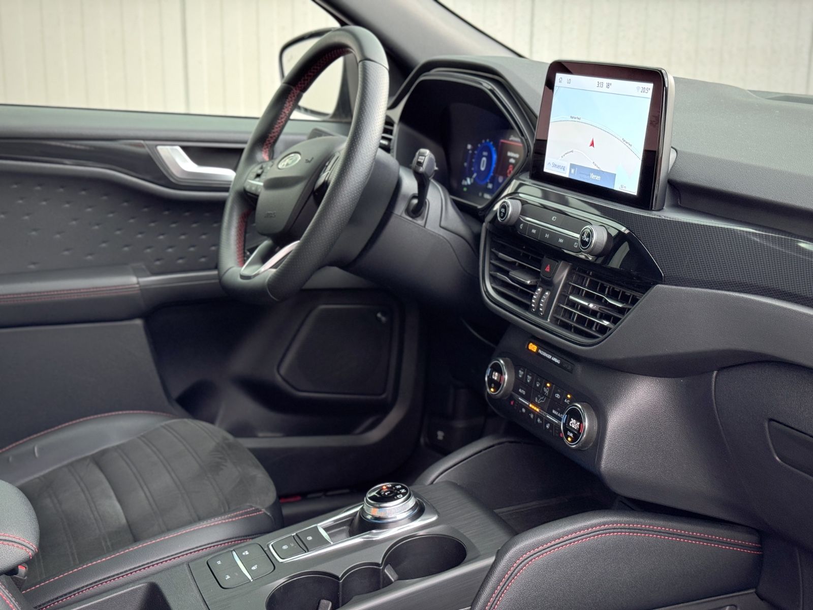 Fahrzeugabbildung Ford Kuga ST-Line X Plug-In Hybrid *NAVI|LED|CAM*