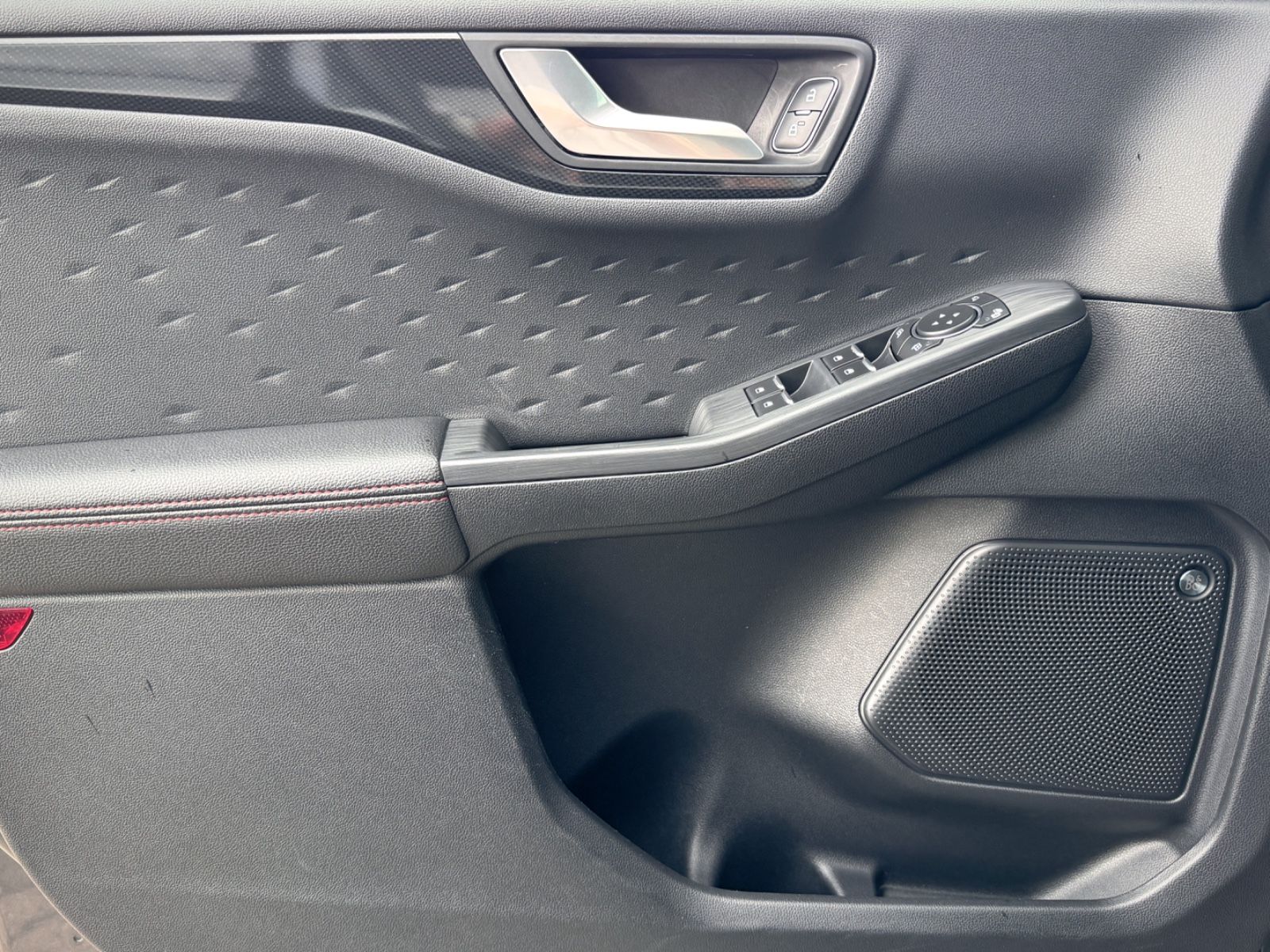 Fahrzeugabbildung Ford Kuga ST-Line X Plug-In Hybrid *NAVI|LED|CAM*